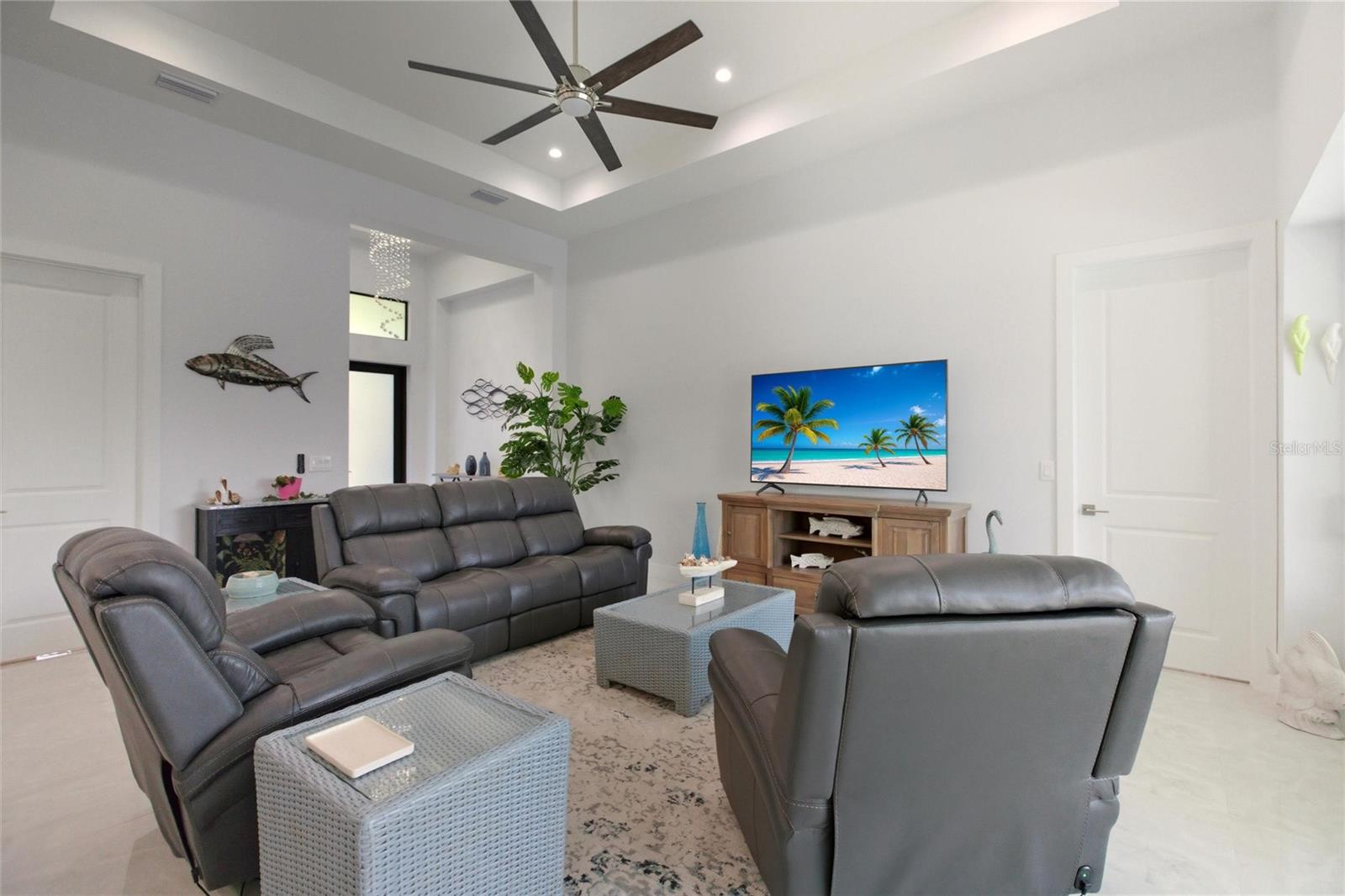 Image 8 of 63 For 1822 48th Terrace