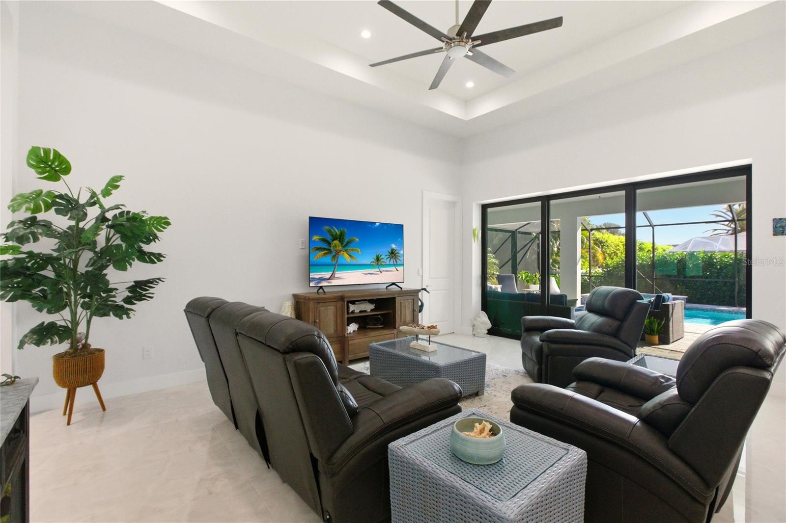 Image 9 of 63 For 1822 48th Terrace