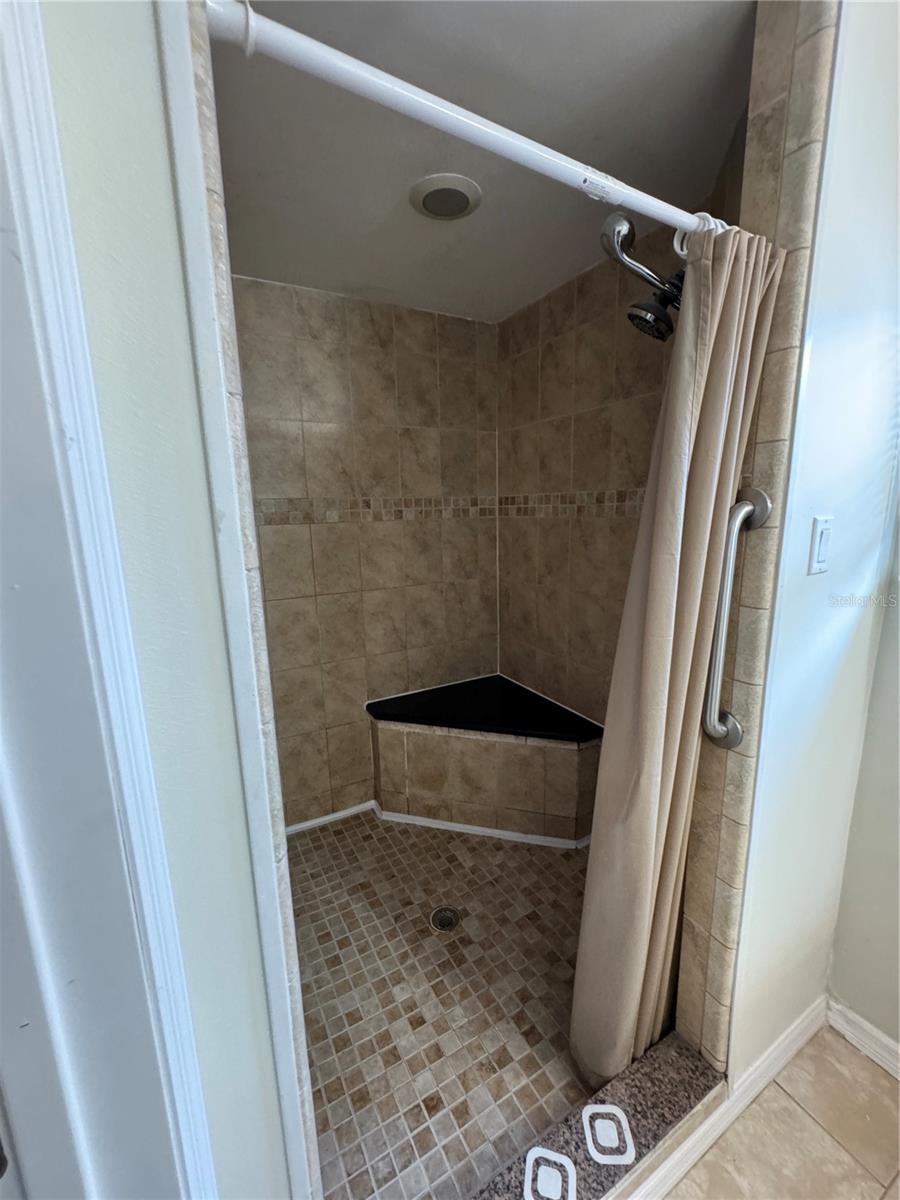 Image 11 of 25 For 438 Country Club Drive