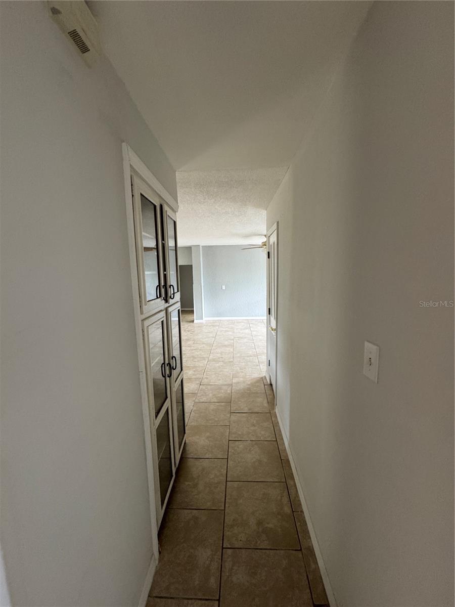 Image 17 of 25 For 438 Country Club Drive