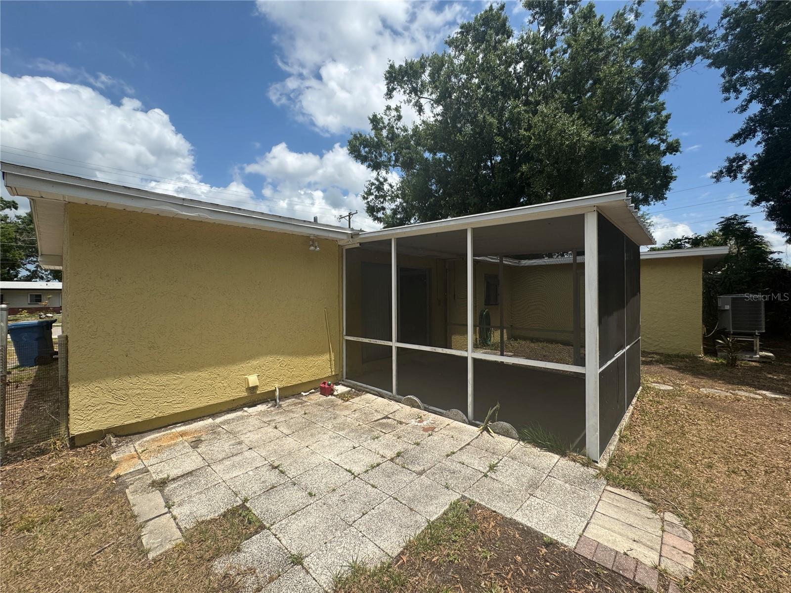 Image 21 of 25 For 438 Country Club Drive