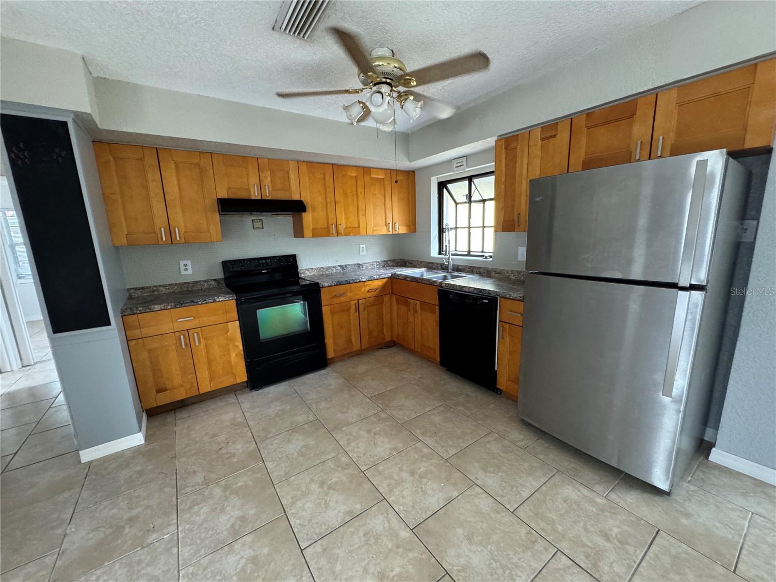 Image 4 of 25 For 438 Country Club Drive