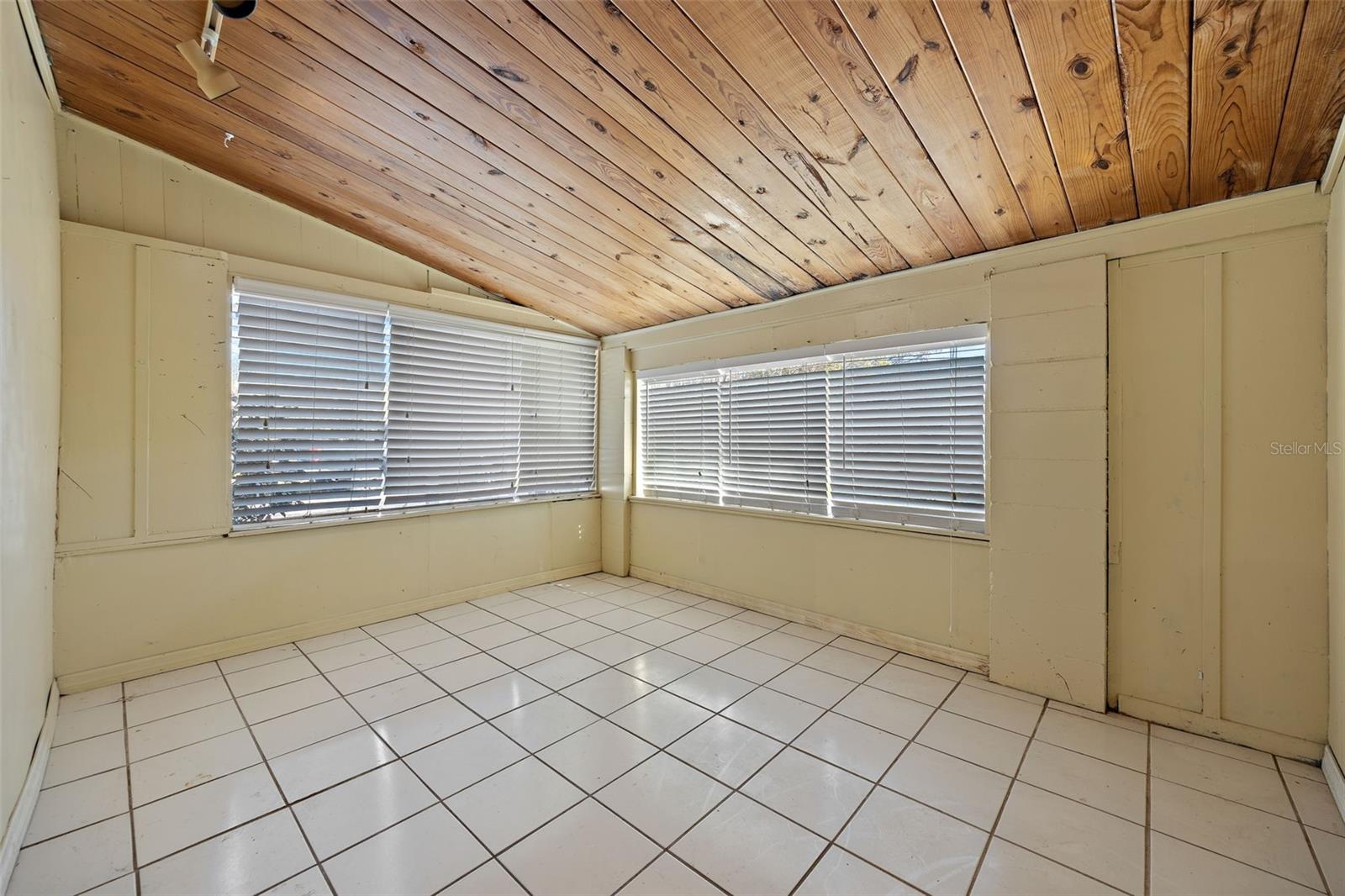 Image 10 of 54 For 2802 Wilson Circle