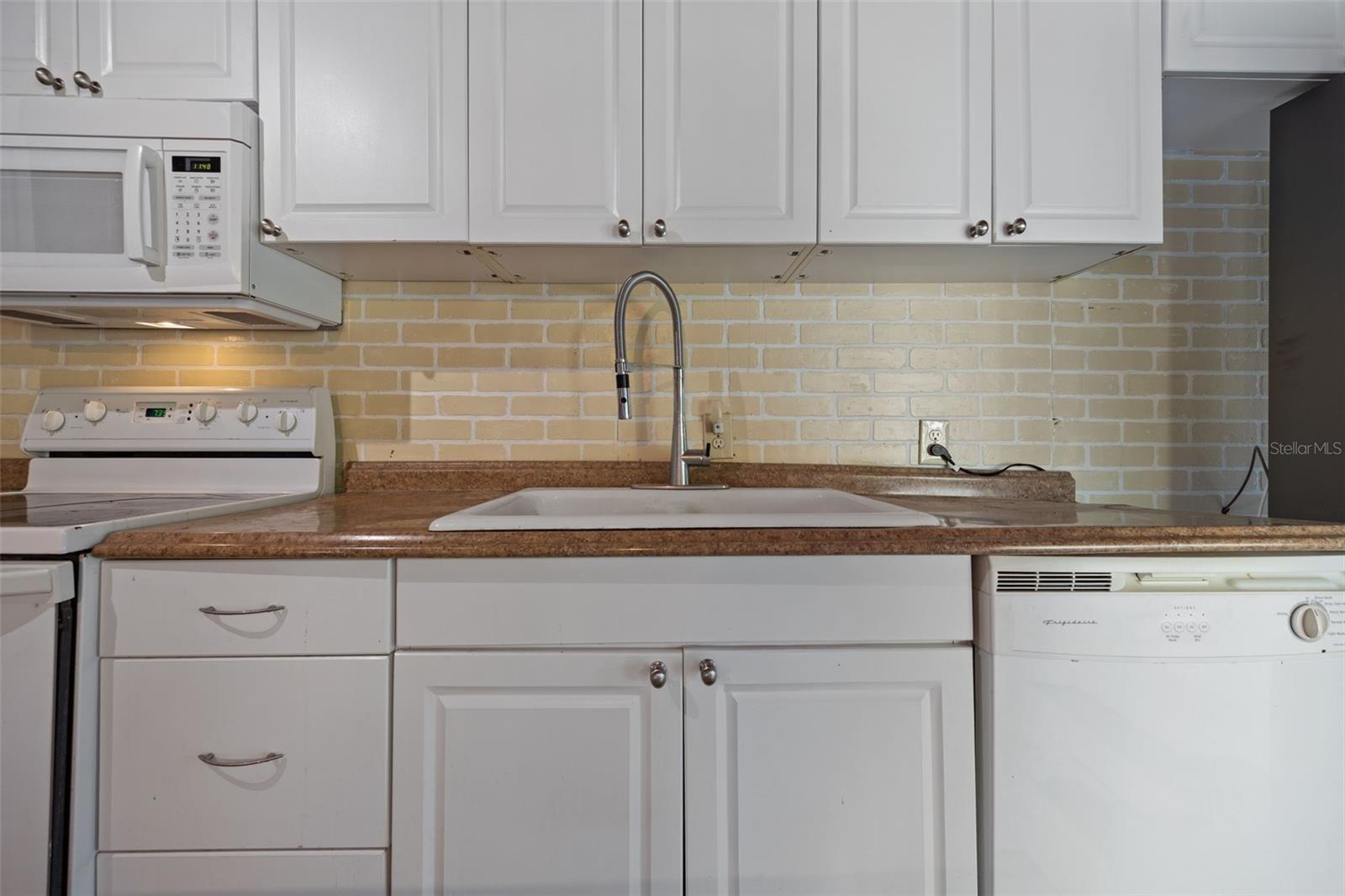 Image 14 of 54 For 2802 Wilson Circle