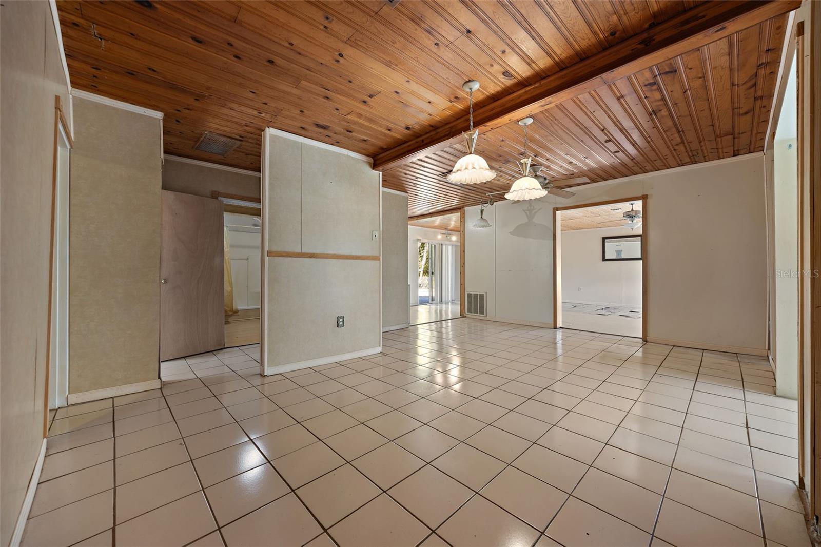 Image 18 of 54 For 2802 Wilson Circle