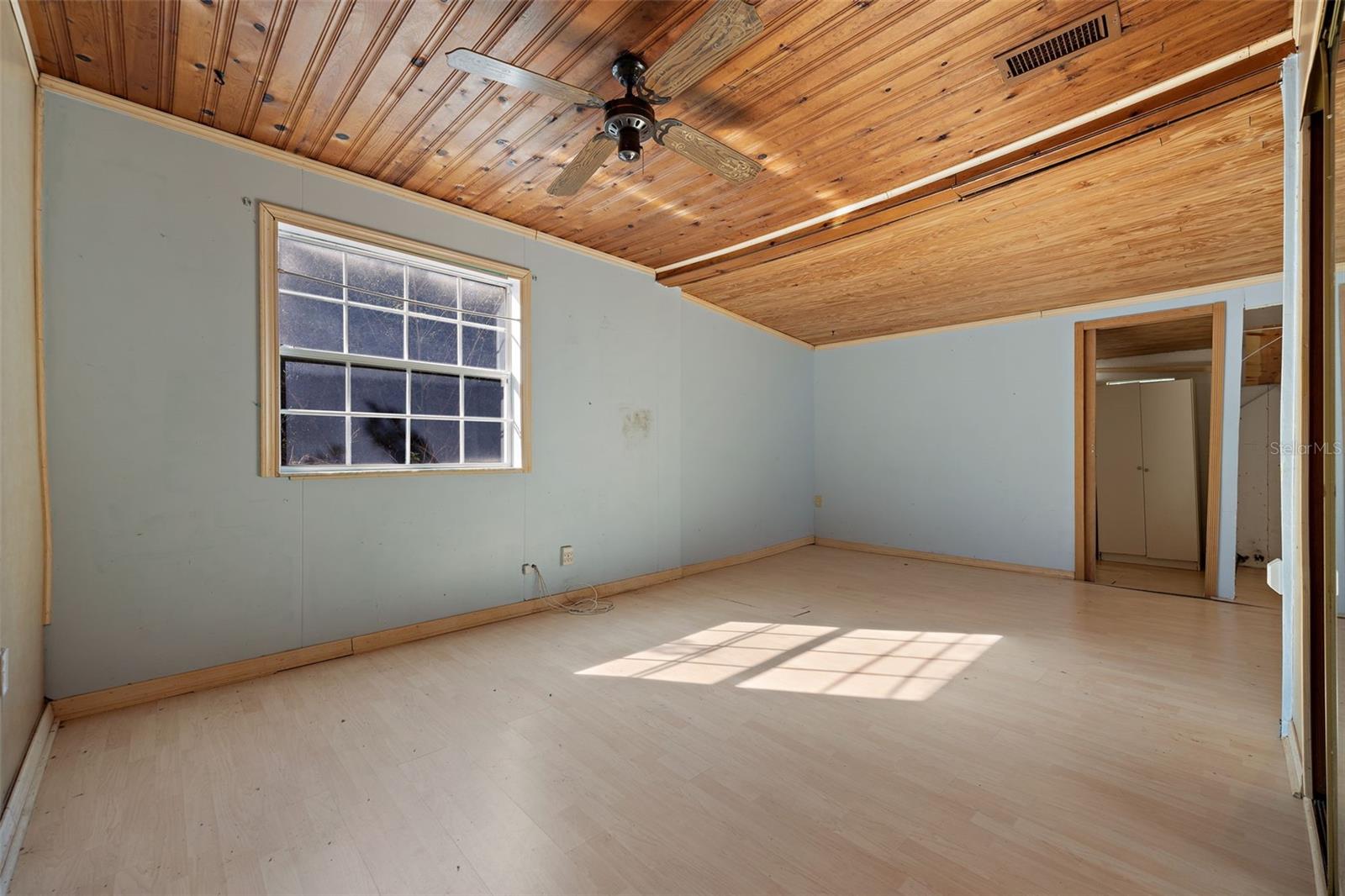 Image 23 of 54 For 2802 Wilson Circle