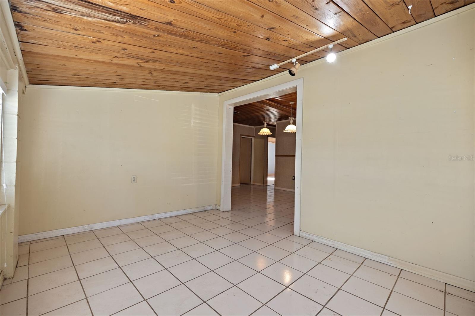 Image 8 of 54 For 2802 Wilson Circle