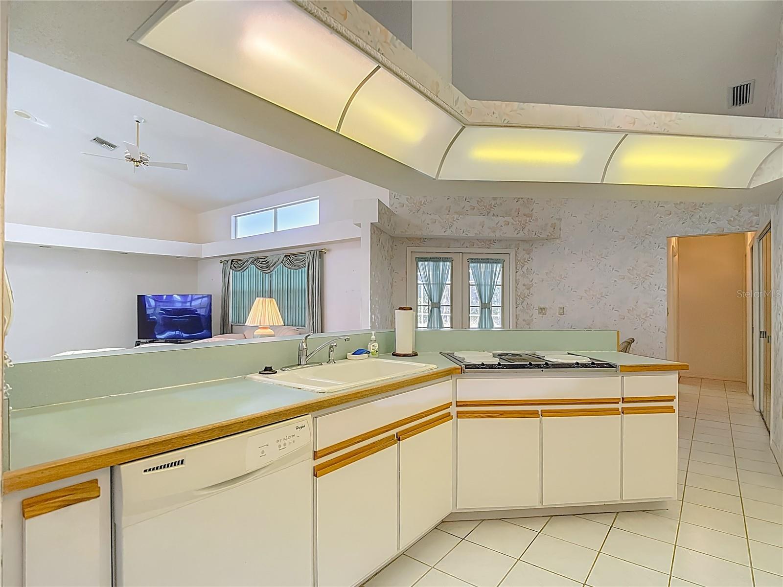 Image 10 of 33 For 13153 Coronado Drive