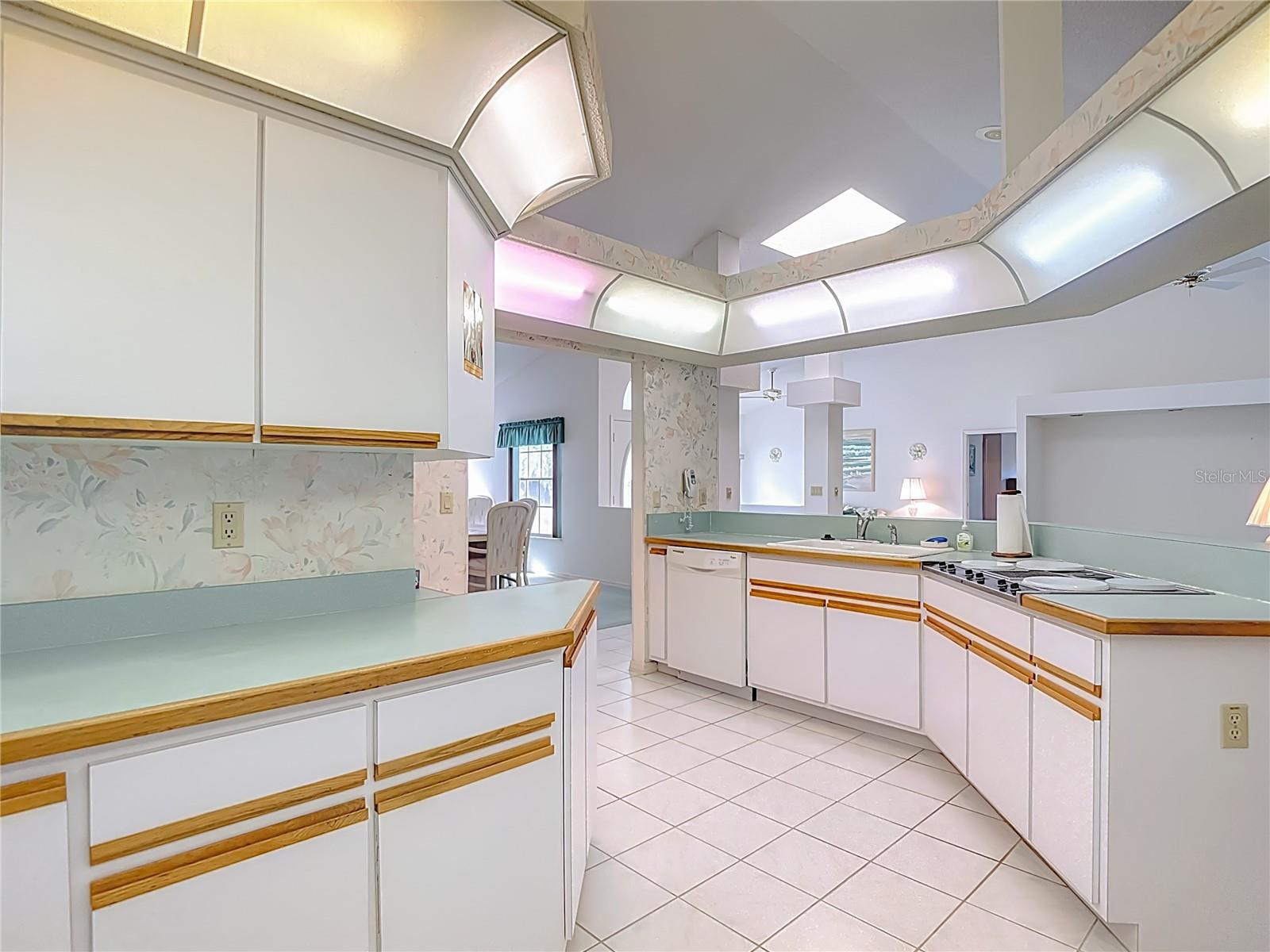 Image 12 of 33 For 13153 Coronado Drive