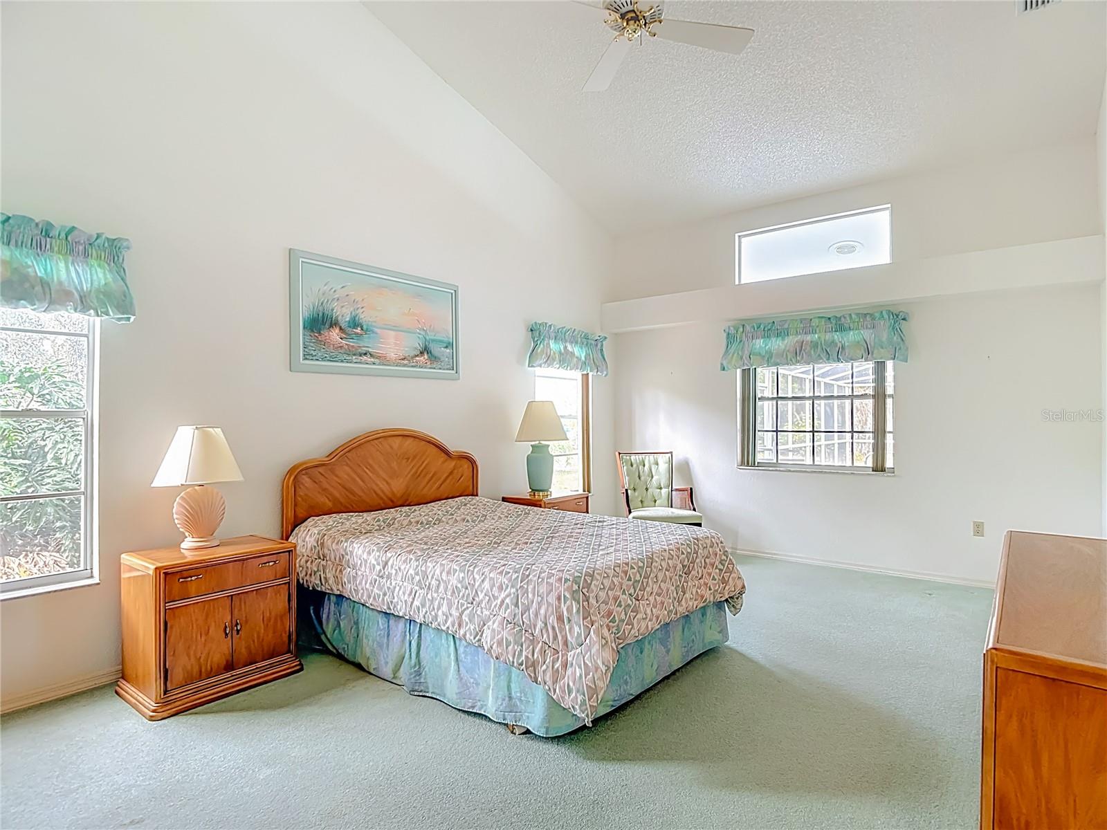 Image 19 of 33 For 13153 Coronado Drive