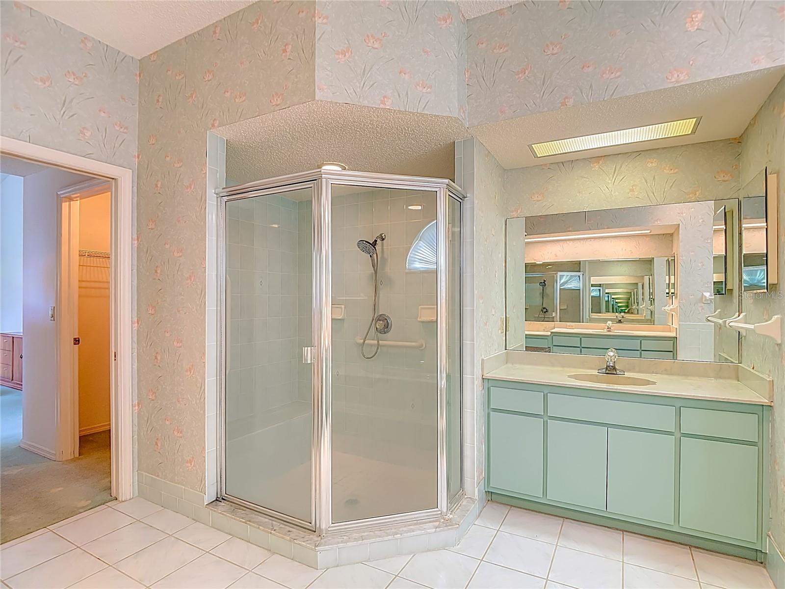 Image 21 of 33 For 13153 Coronado Drive