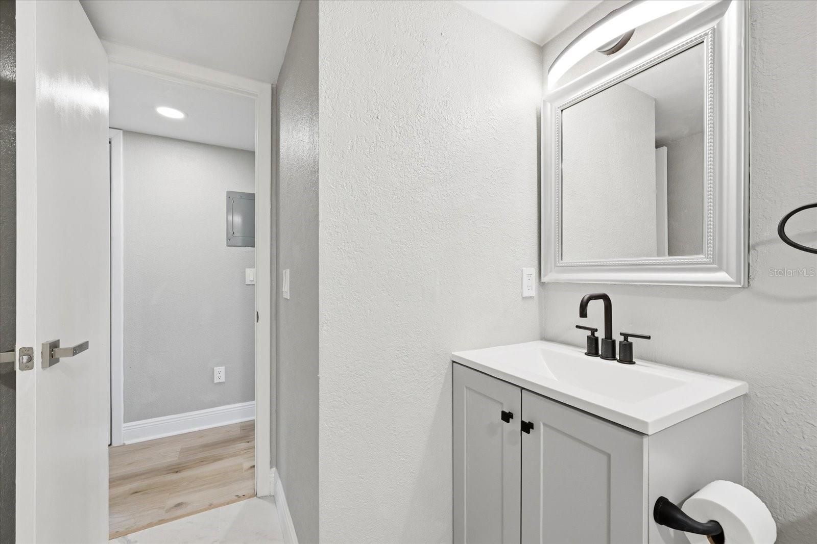 Image 17 of 20 For 4810 Dauphin Avenue B25