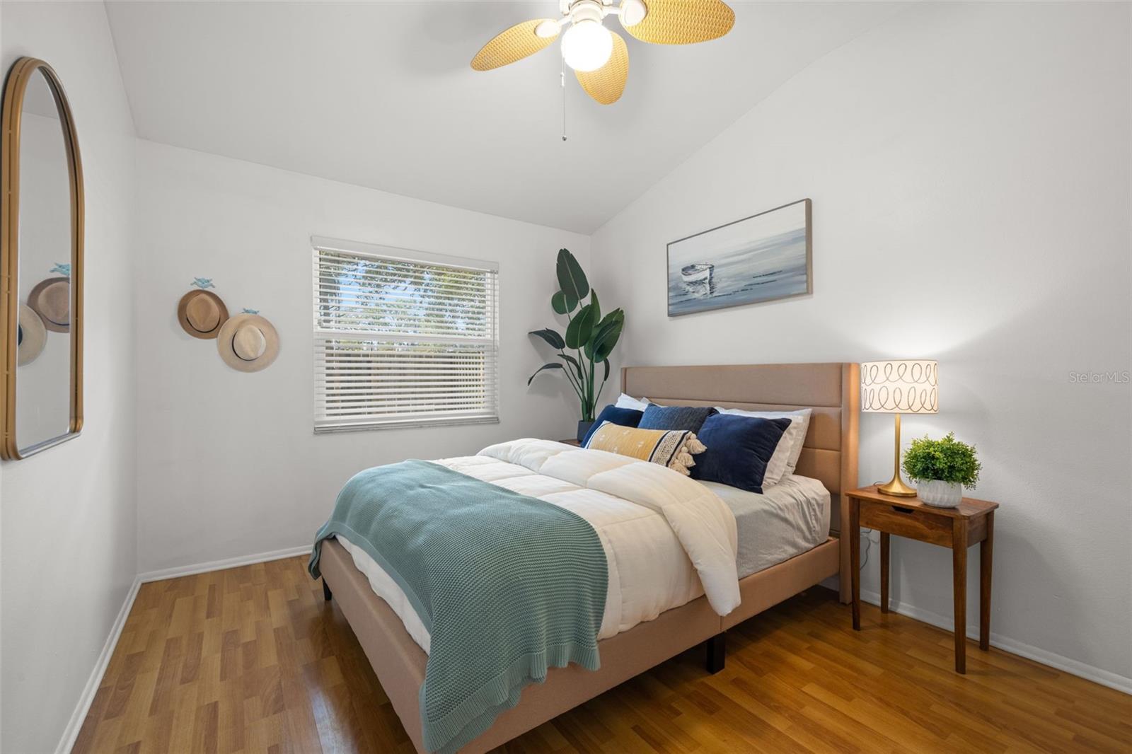 Image 12 of 24 For 878 Franklin Square Circle