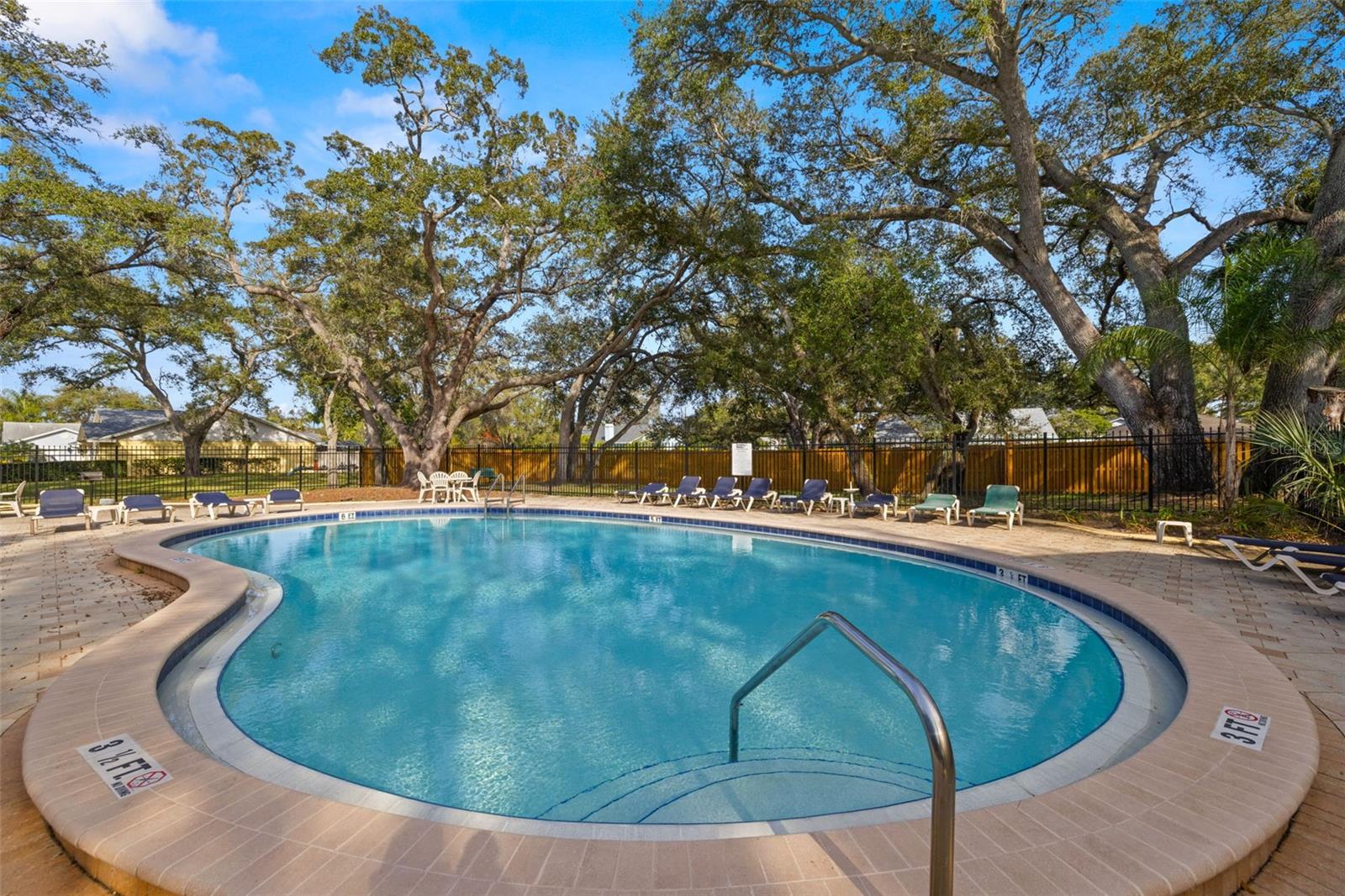 Image 5 of 24 For 878 Franklin Square Circle