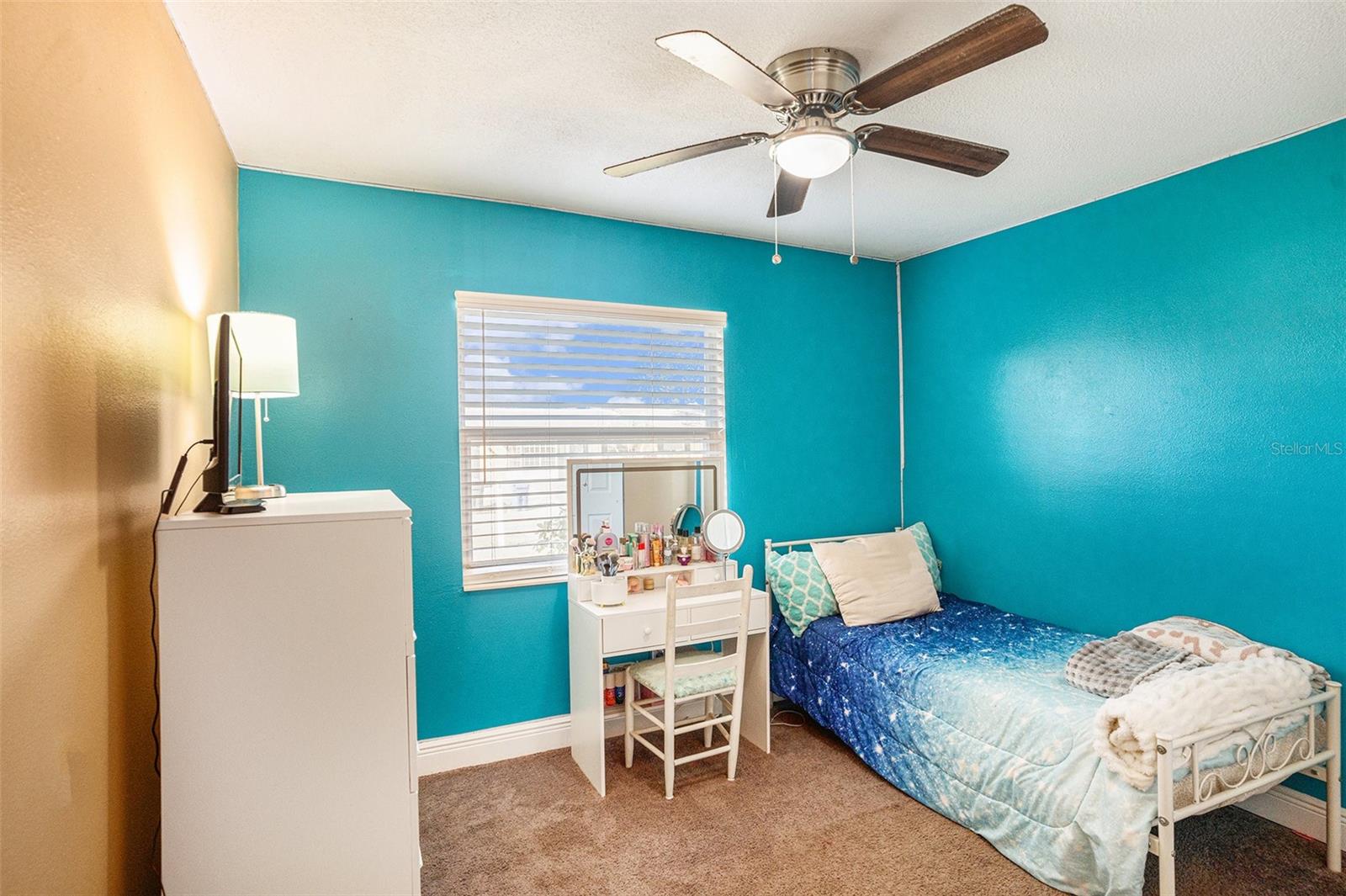 Image 11 of 15 For 909 Silver Ridge Way