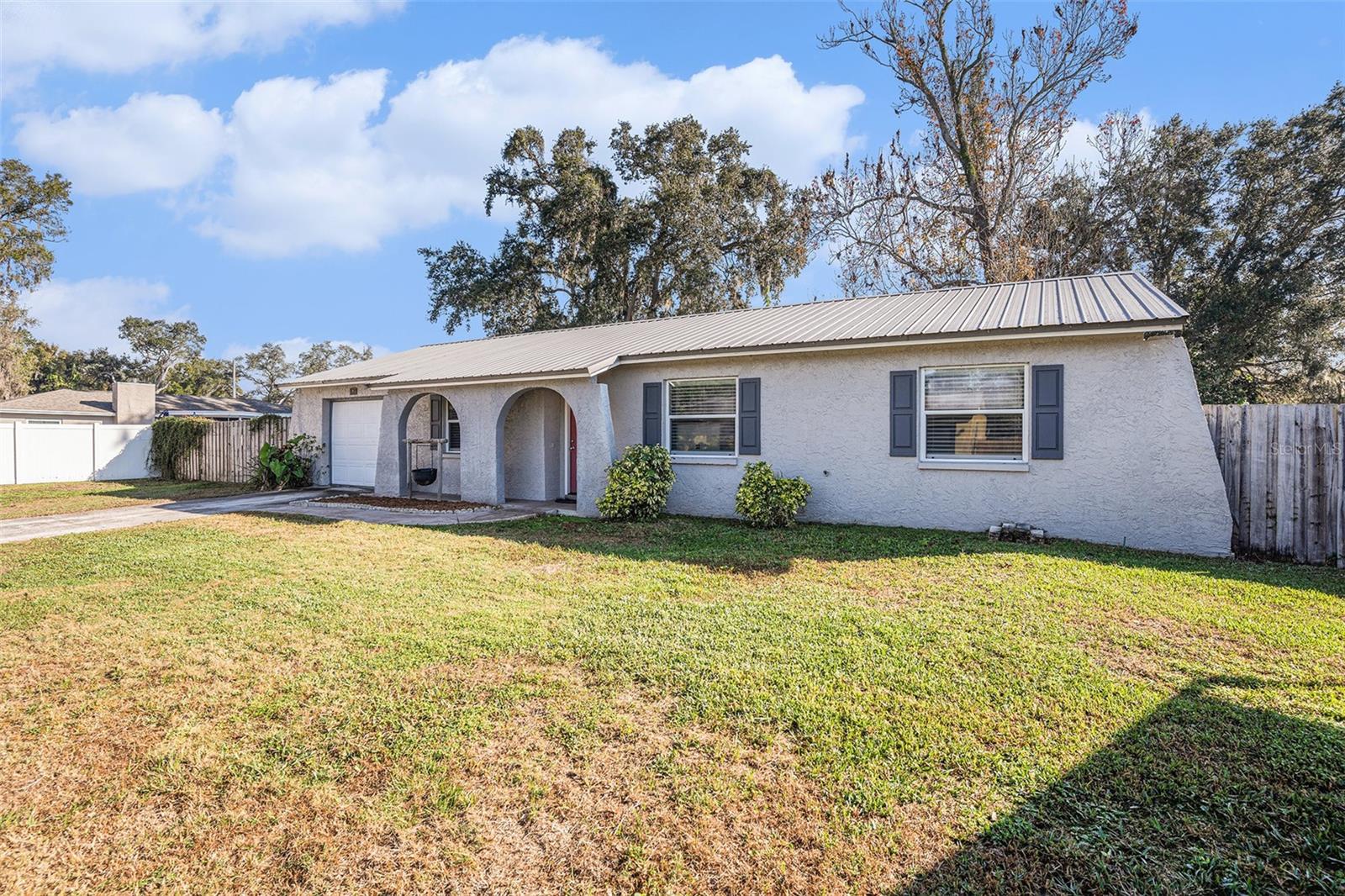 Image 2 of 15 For 909 Silver Ridge Way