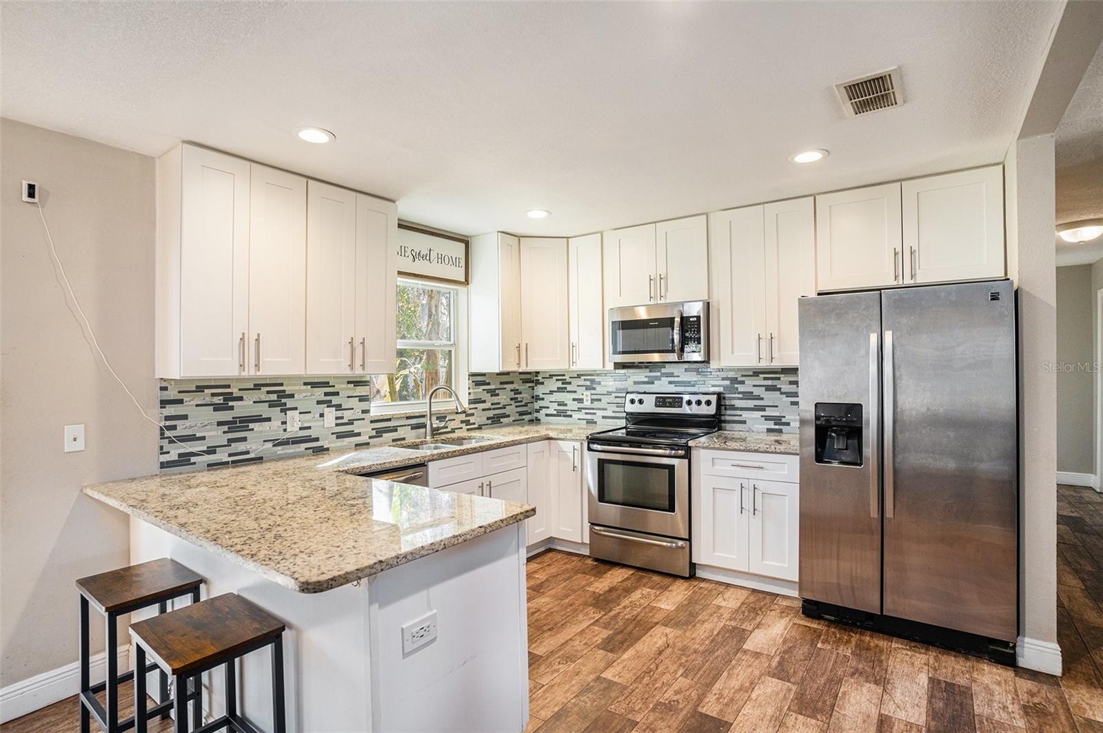 Image 5 of 15 For 909 Silver Ridge Way