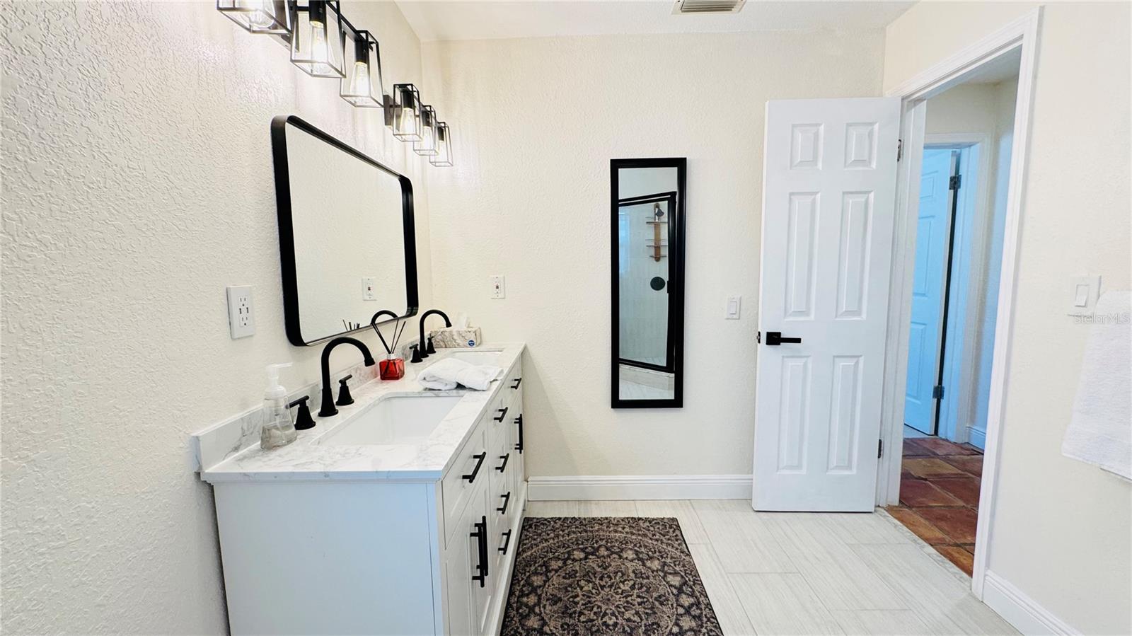 Image 28 of 38 For 10380 Tangelo Road