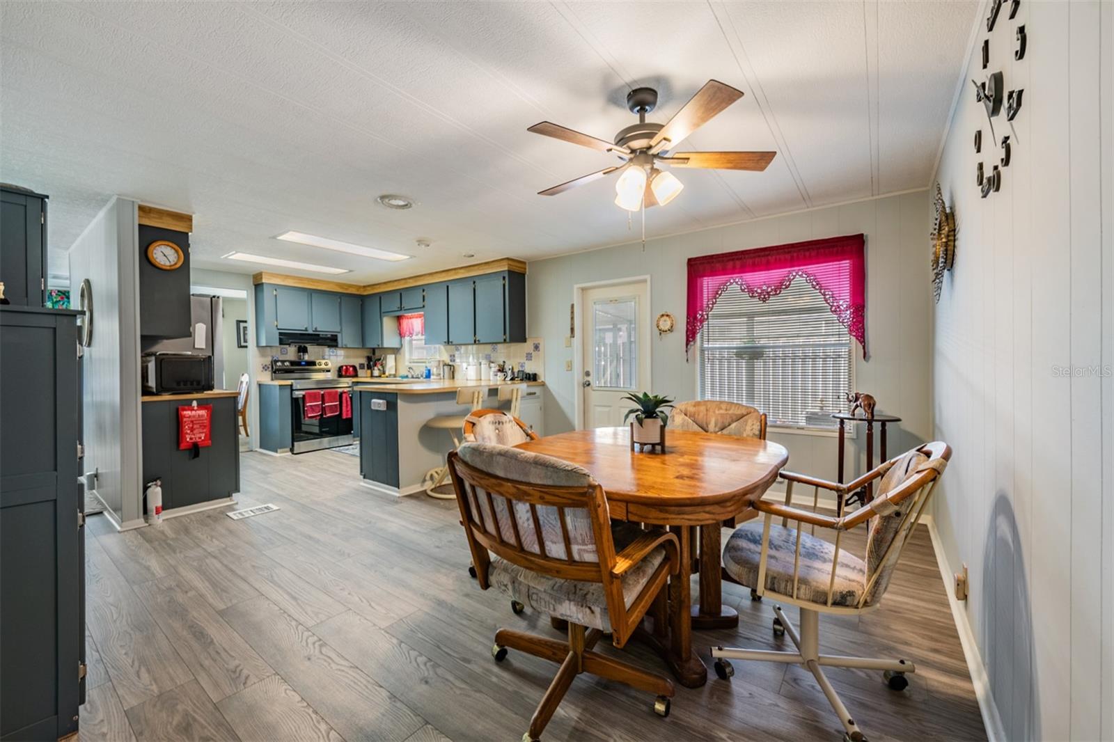 Image 11 of 30 For 1610 Reynolds Road 204