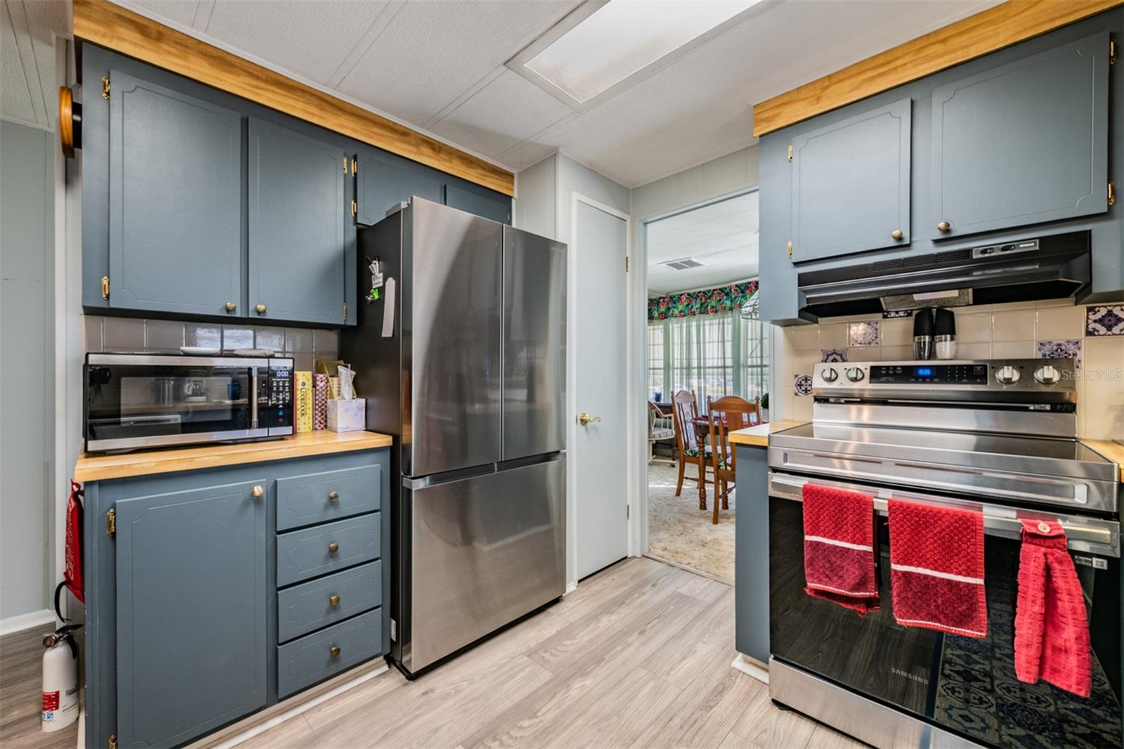 Image 17 of 30 For 1610 Reynolds Road 204