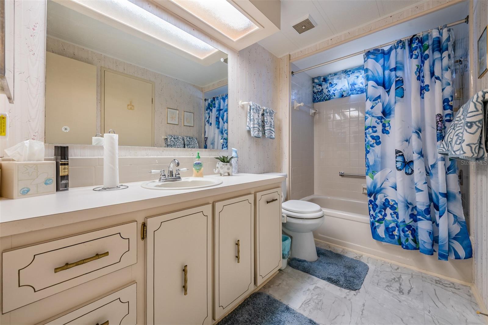 Image 9 of 30 For 1610 Reynolds Road 204