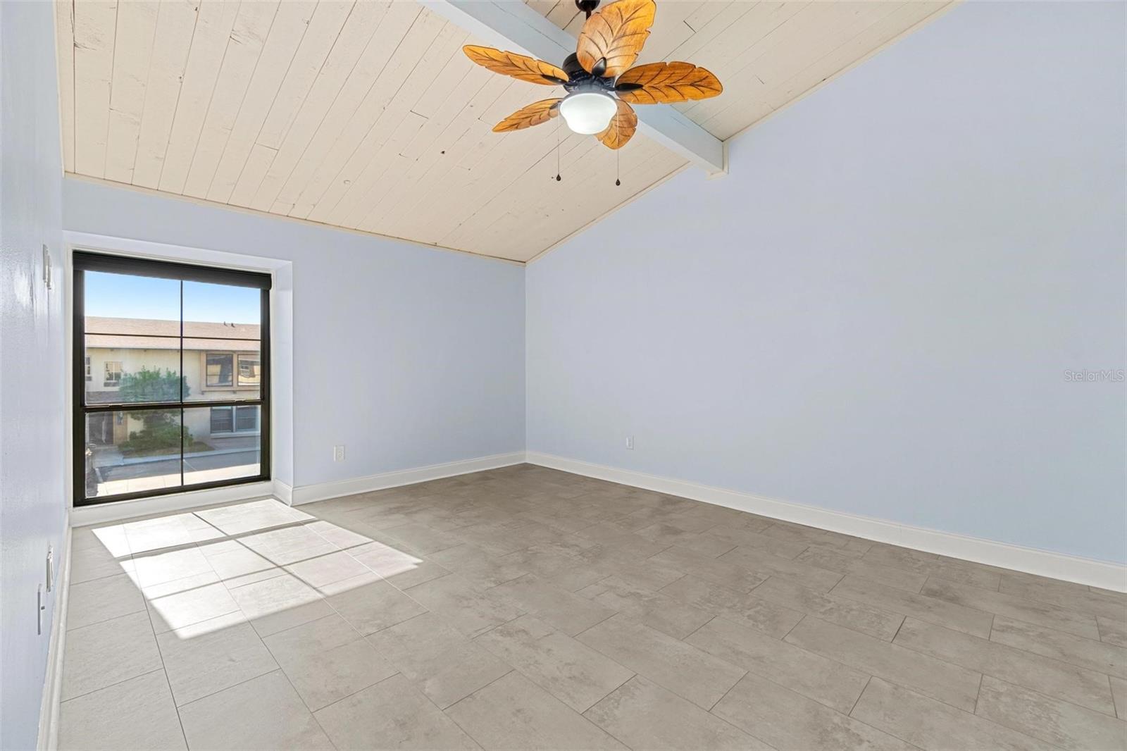 Image 17 of 27 For 546 Plaza Seville Court 88