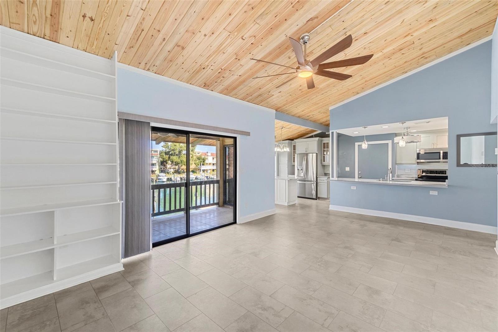 Image 21 of 27 For 546 Plaza Seville Court 88