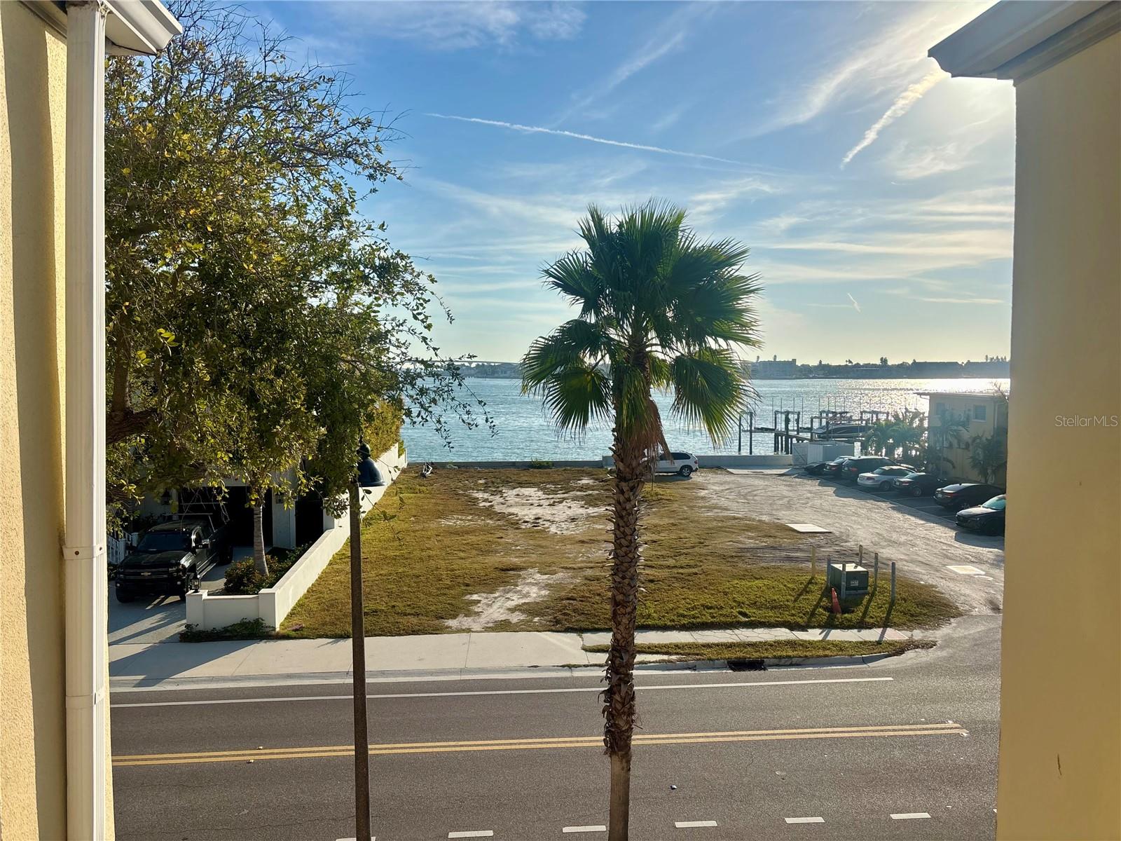 Image 10 of 46 For 1700 Pass A Grille Way 9