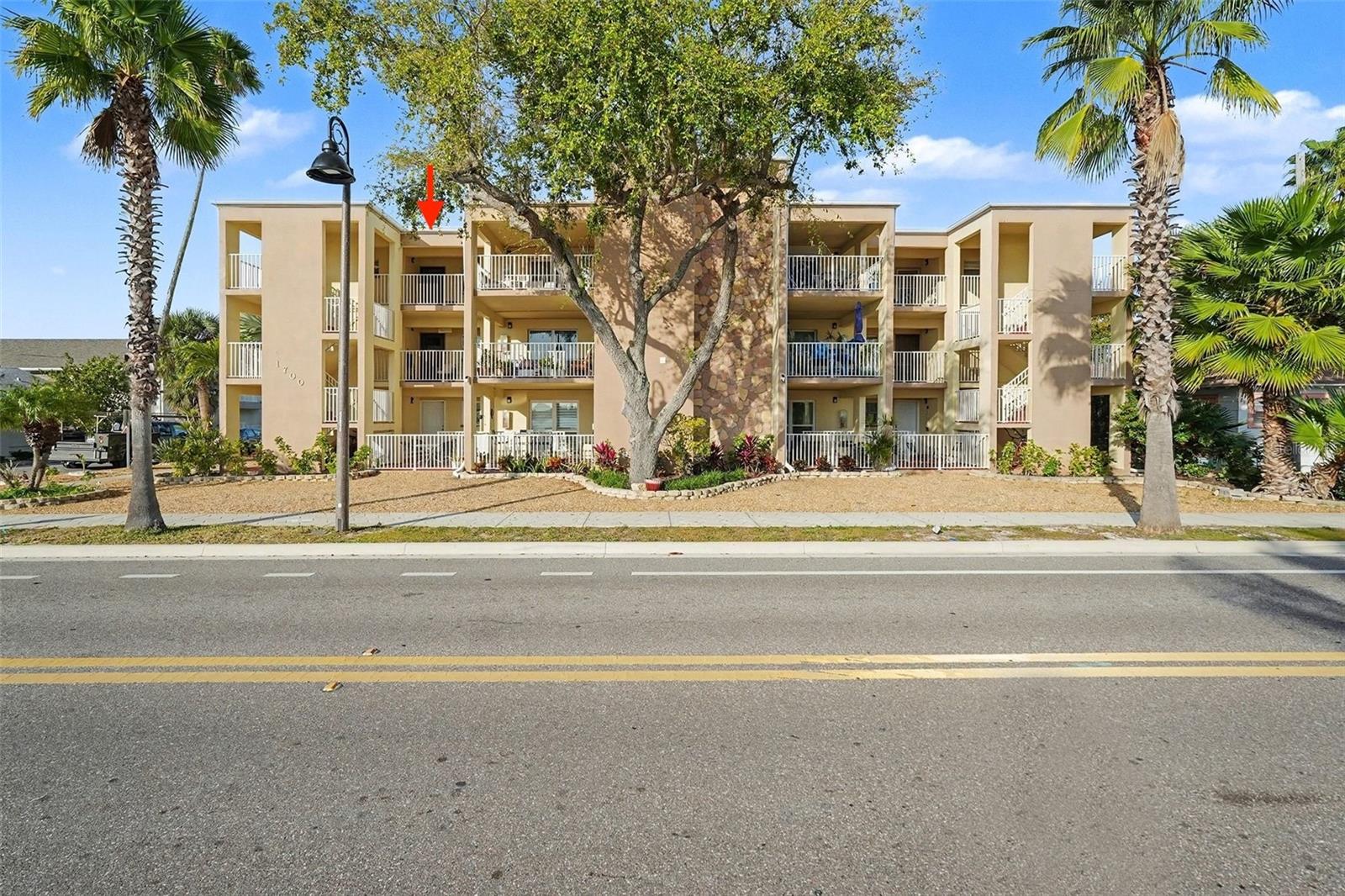 Image 7 of 46 For 1700 Pass A Grille Way 9