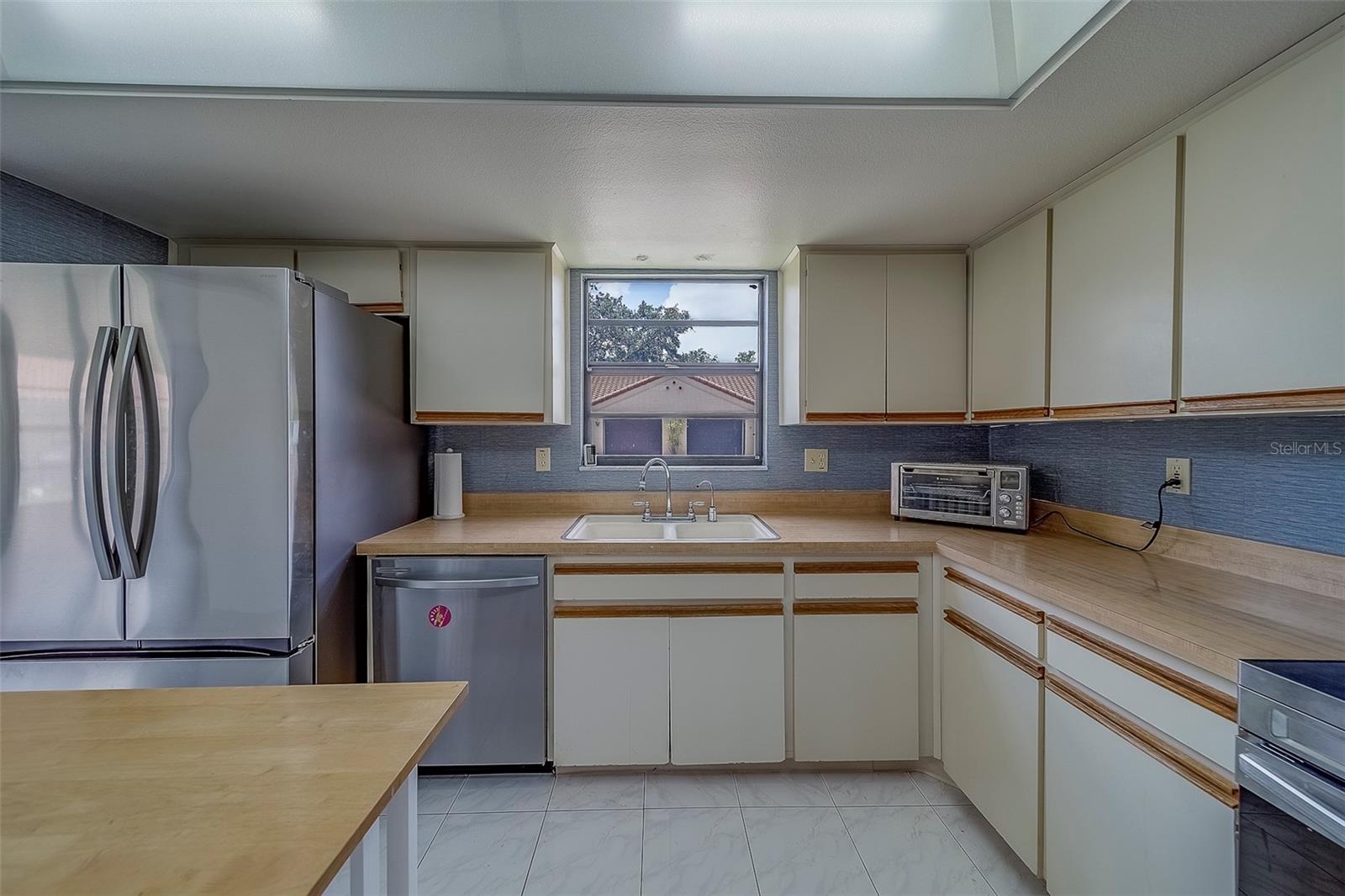 Image 17 of 49 For 8701 40th Lane N