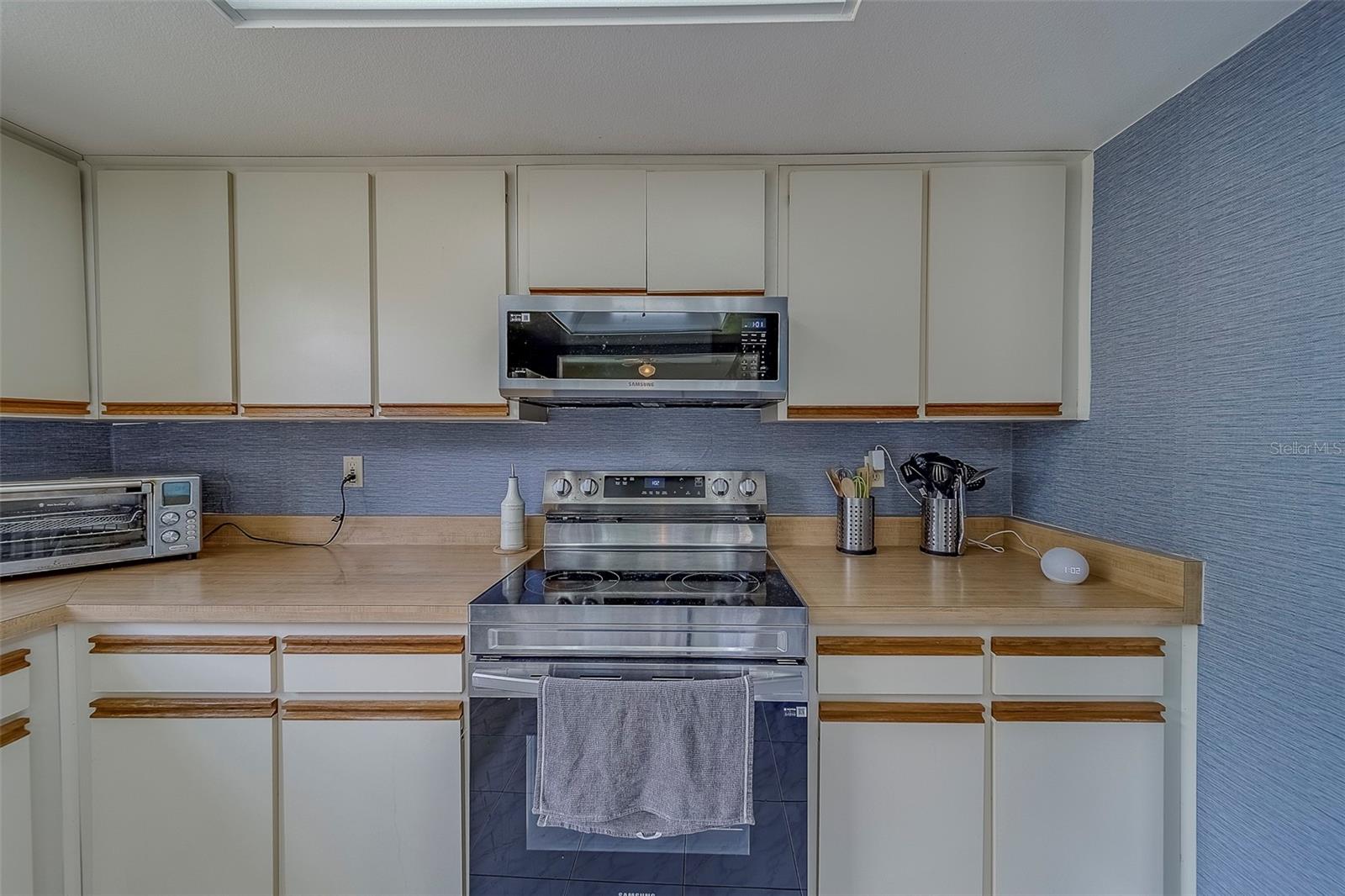 Image 18 of 49 For 8701 40th Lane N