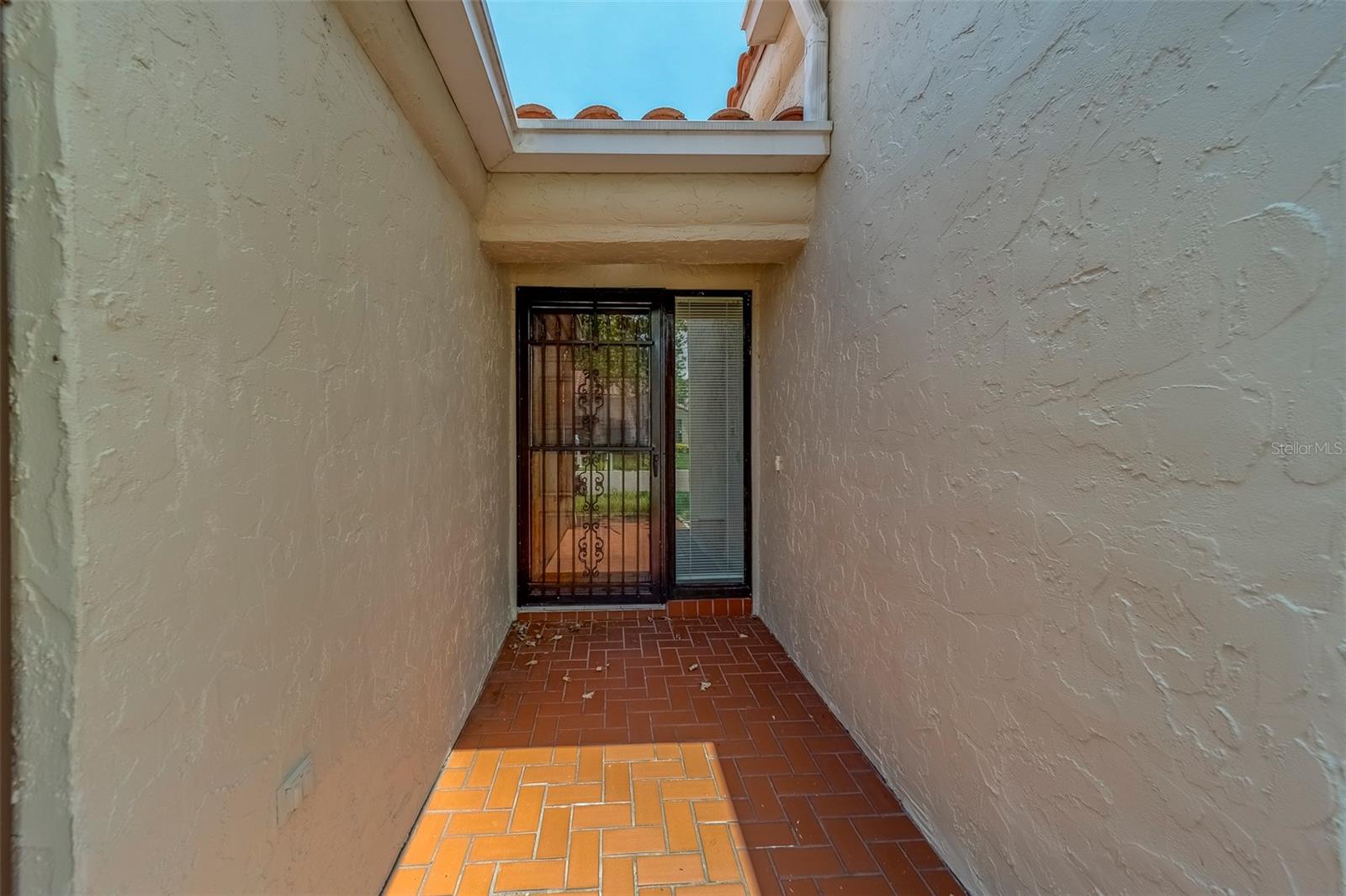 Image 8 of 49 For 8701 40th Lane N