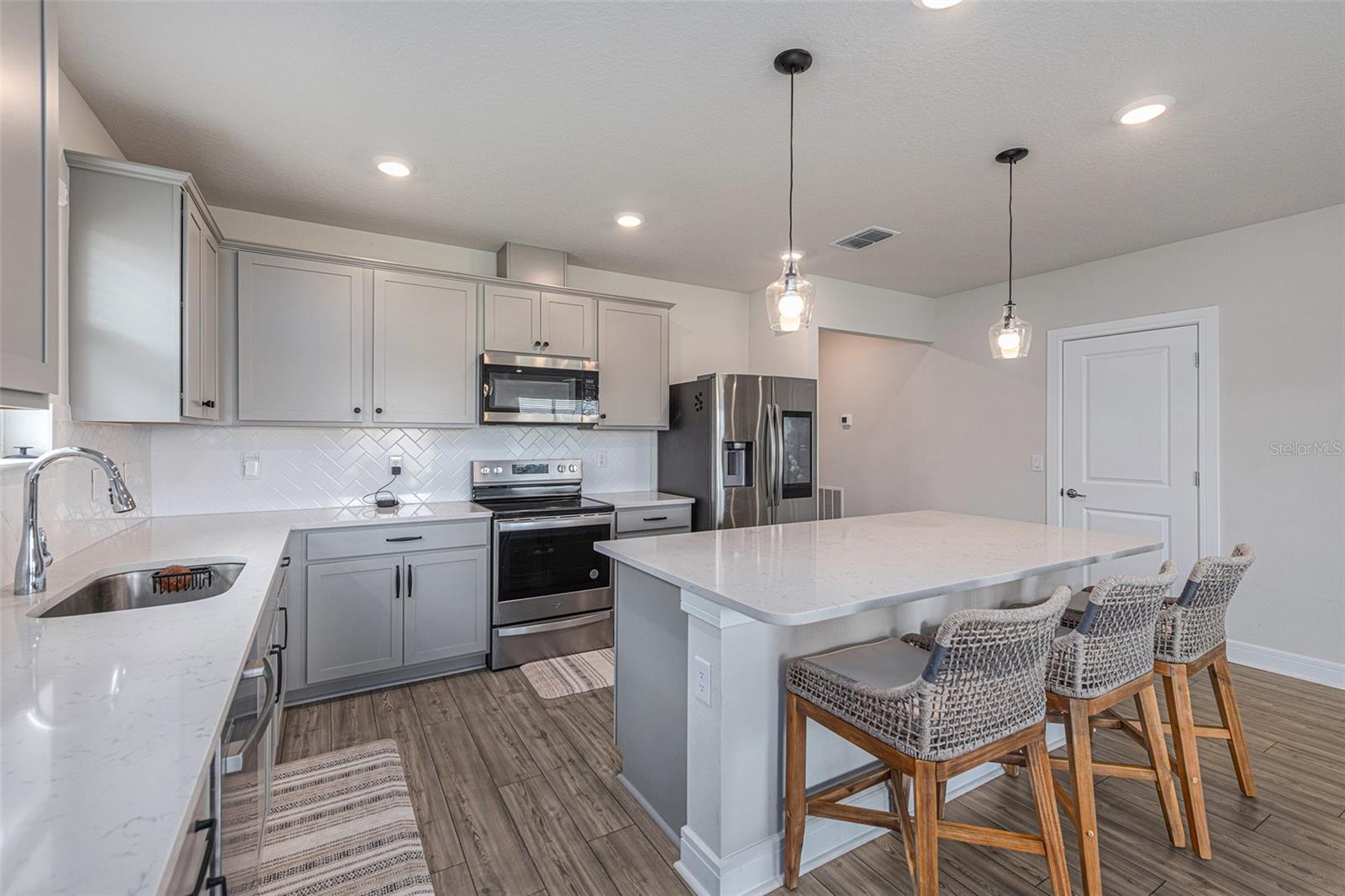 Image 10 of 36 For 8312 Reefbay Cove