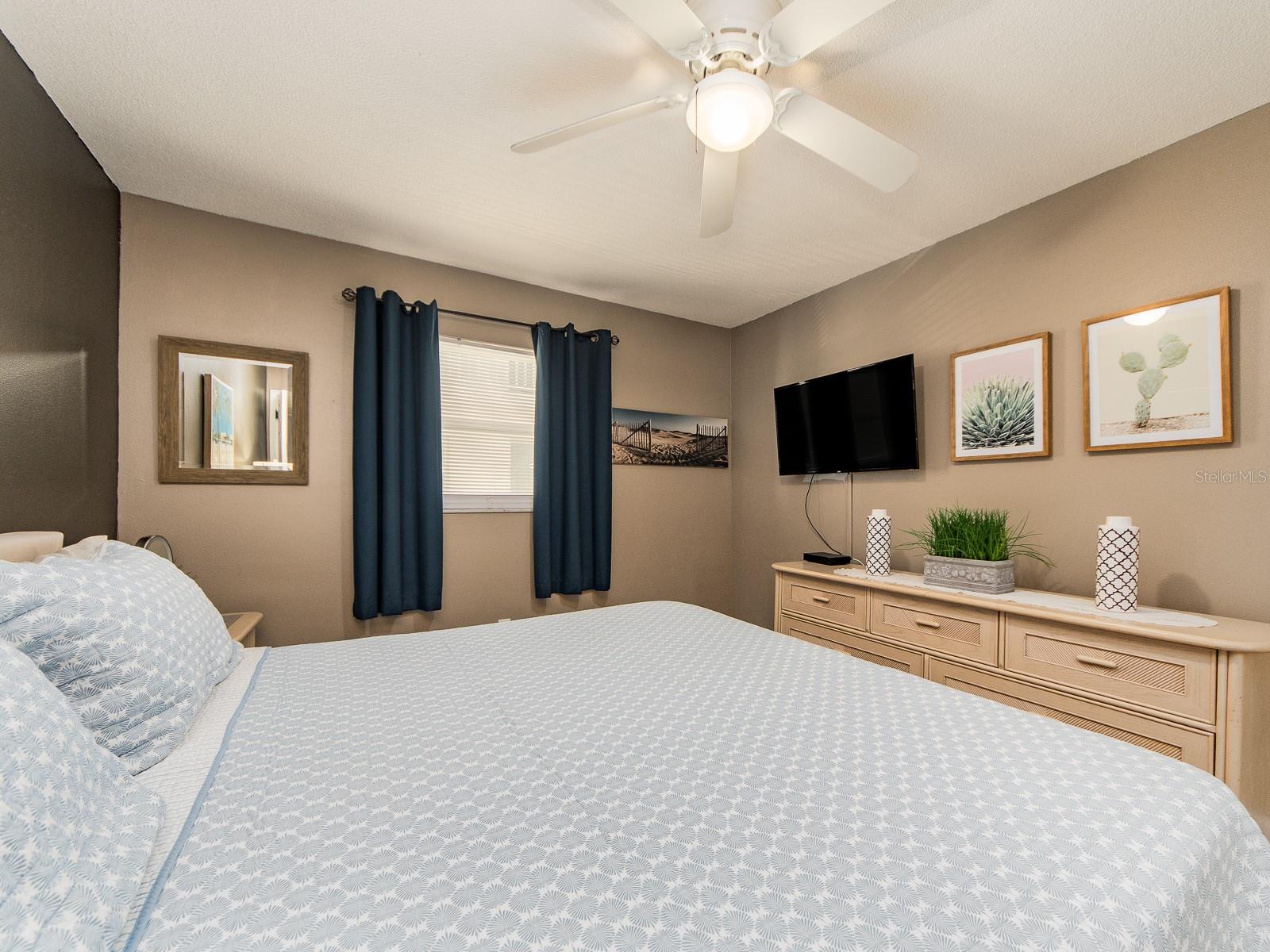 Image 12 of 36 For 19610 Gulf Boulevard 303