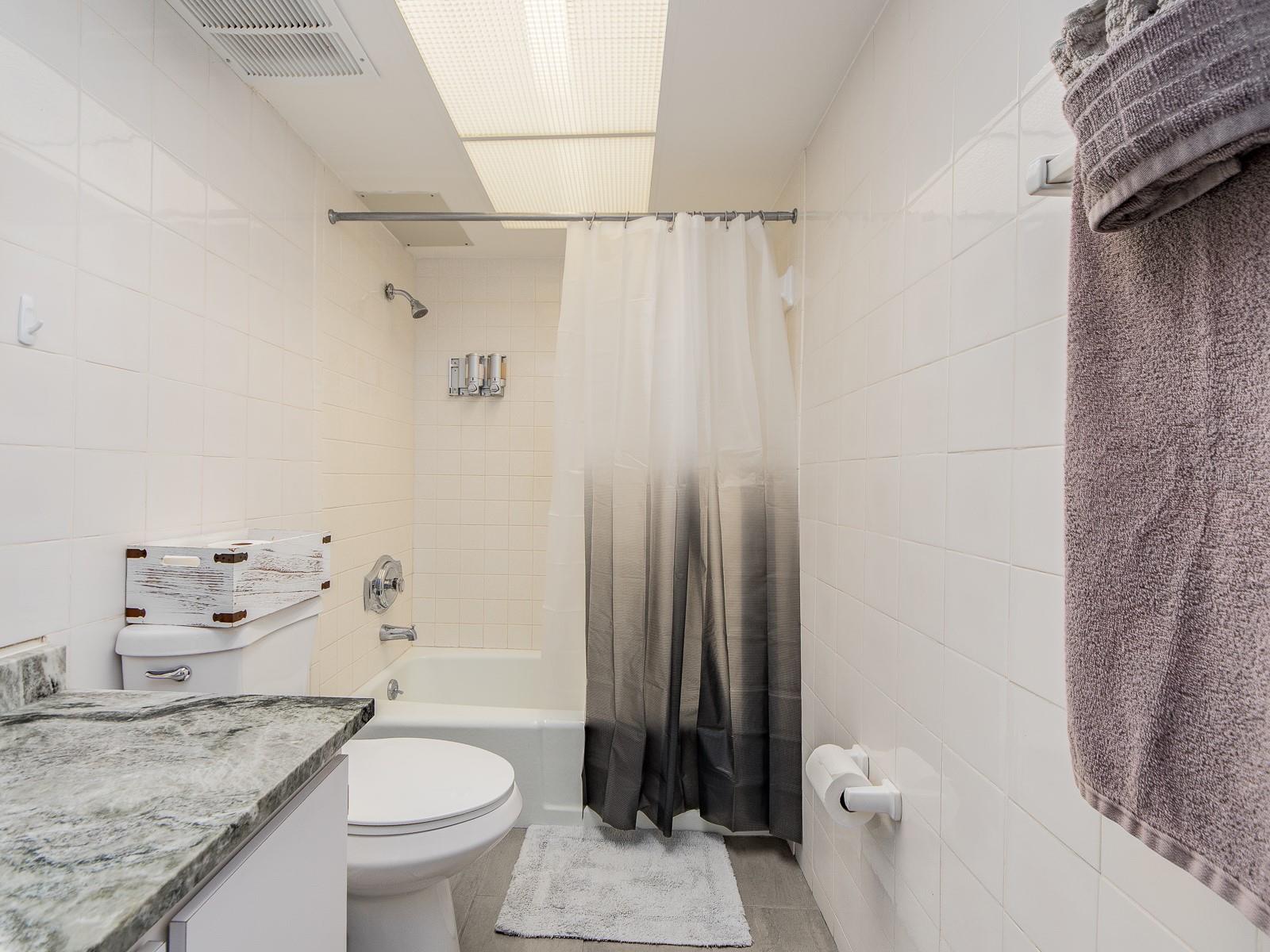 Image 14 of 36 For 19610 Gulf Boulevard 303