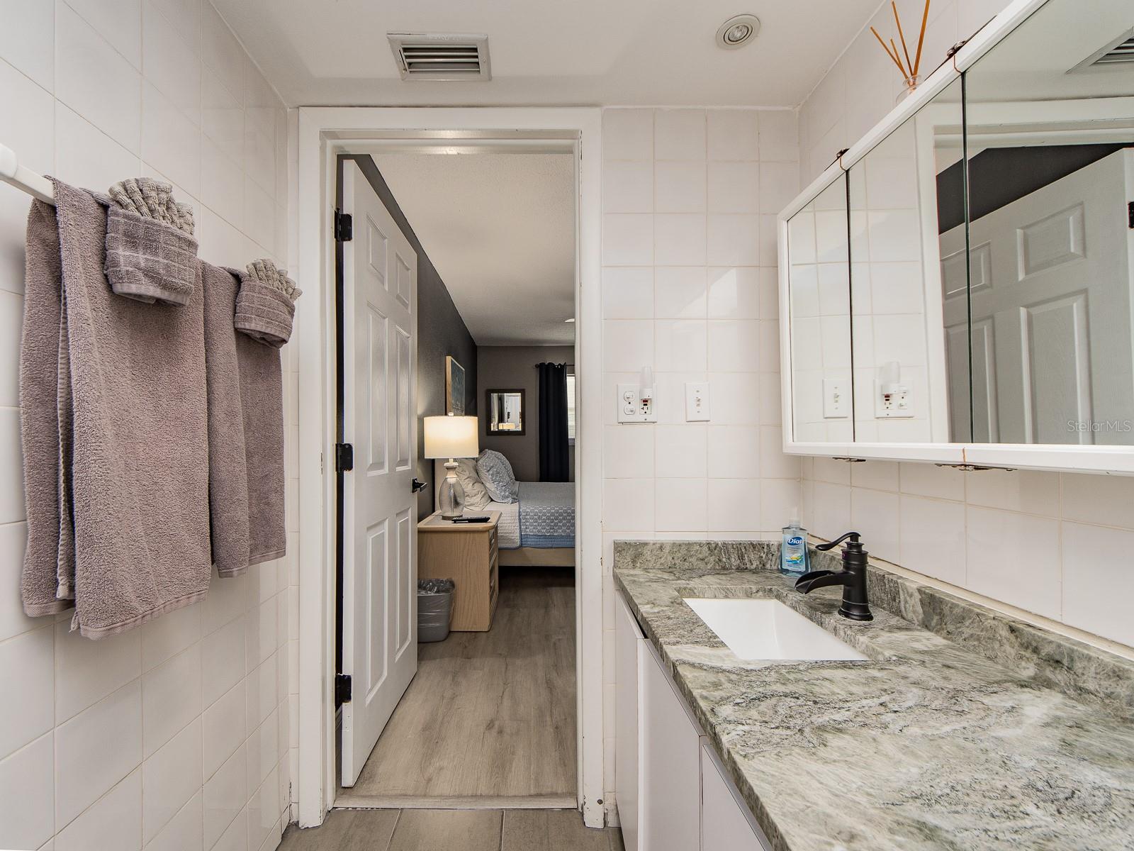 Image 15 of 36 For 19610 Gulf Boulevard 303