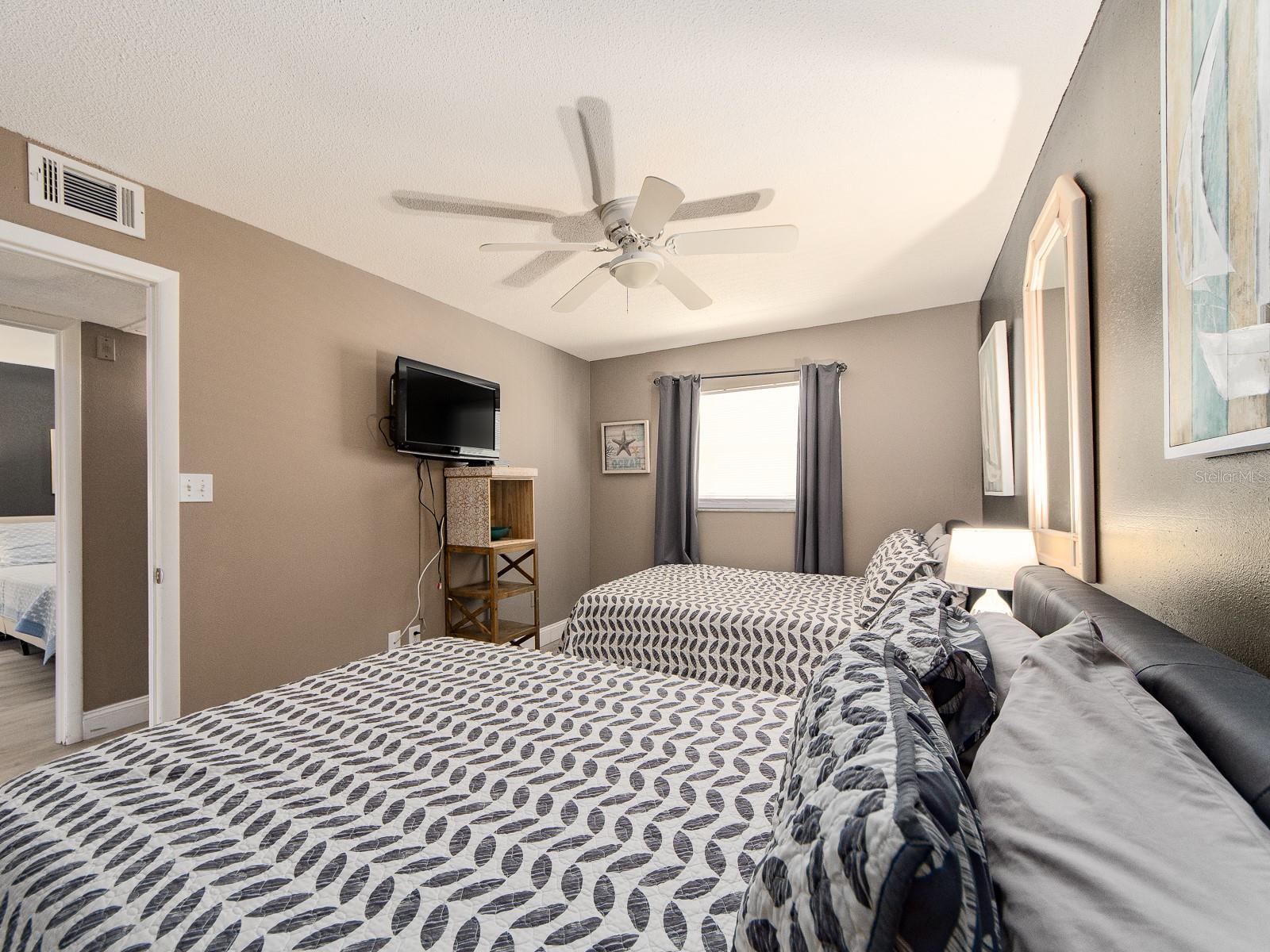 Image 18 of 36 For 19610 Gulf Boulevard 303