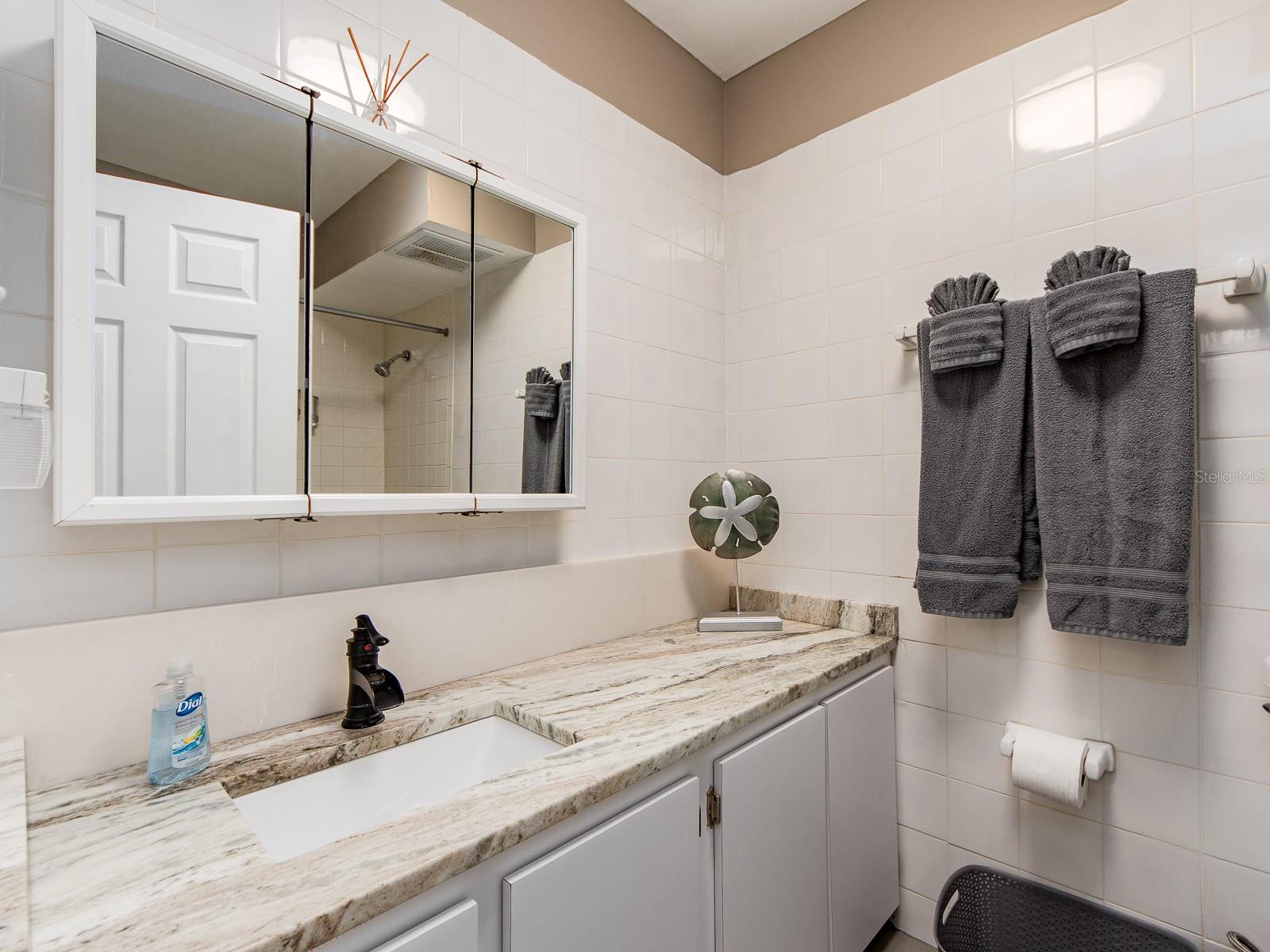 Image 19 of 36 For 19610 Gulf Boulevard 303