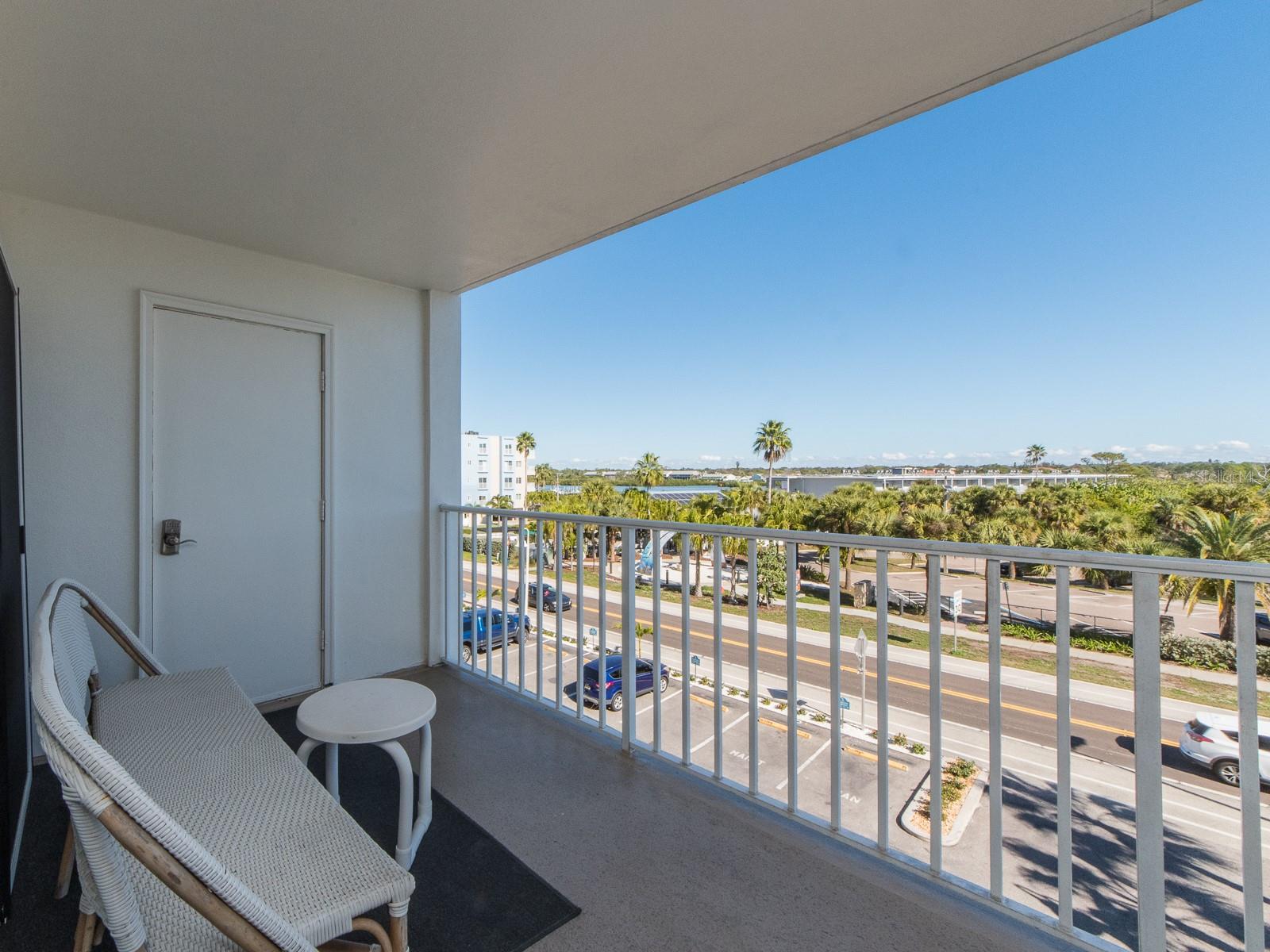 Image 23 of 36 For 19610 Gulf Boulevard 303