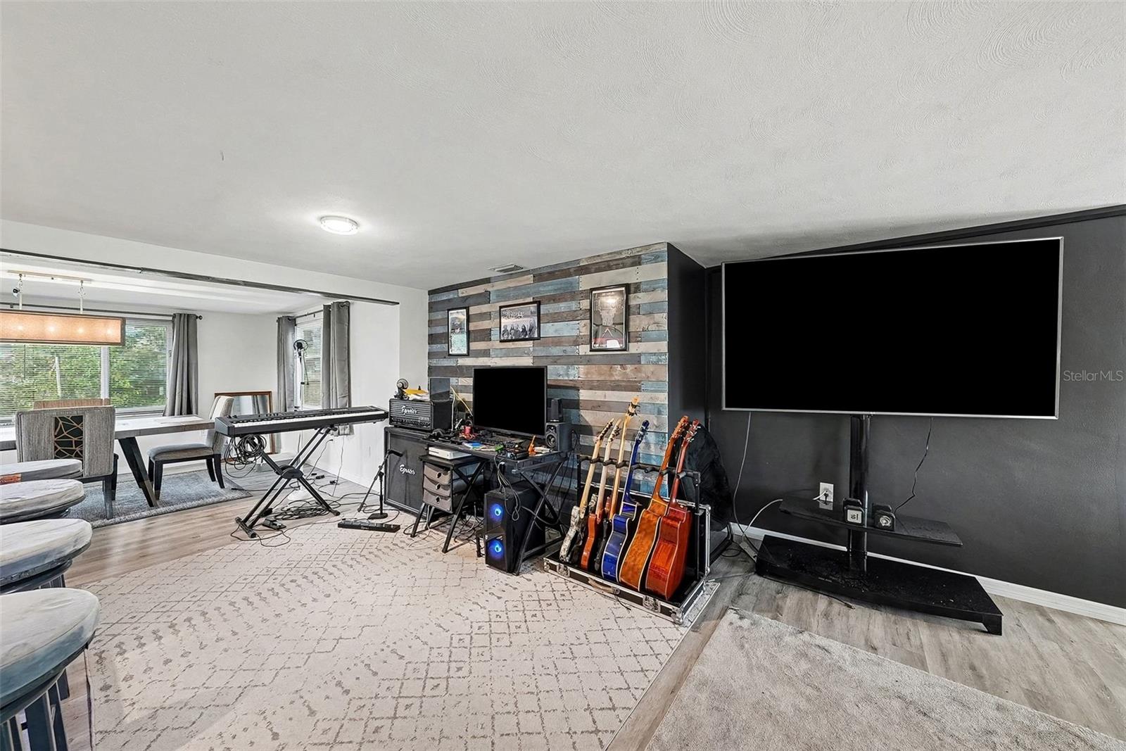 Image 15 of 16 For 5725 Thrush Drive