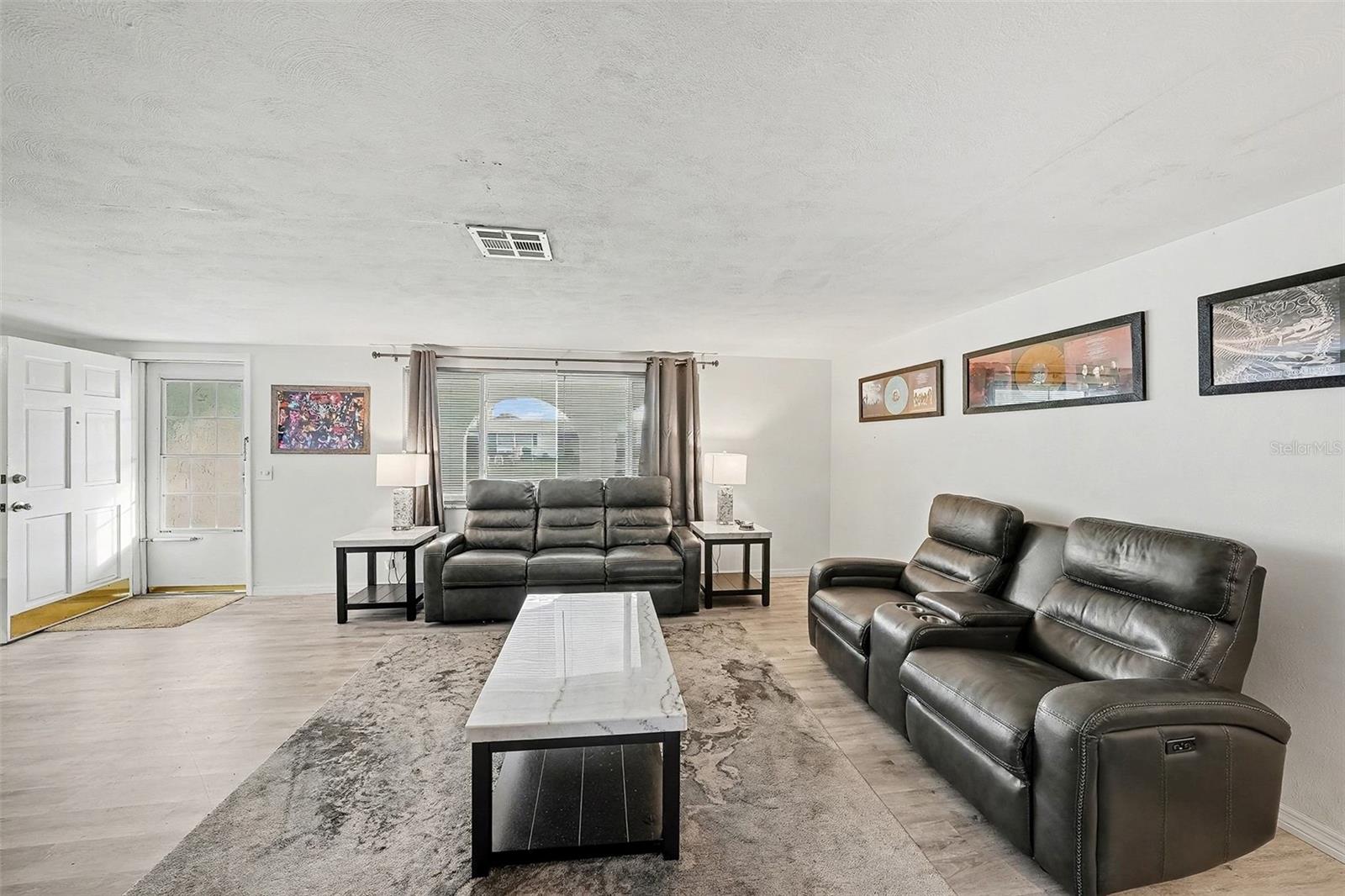 Image 3 of 16 For 5725 Thrush Drive