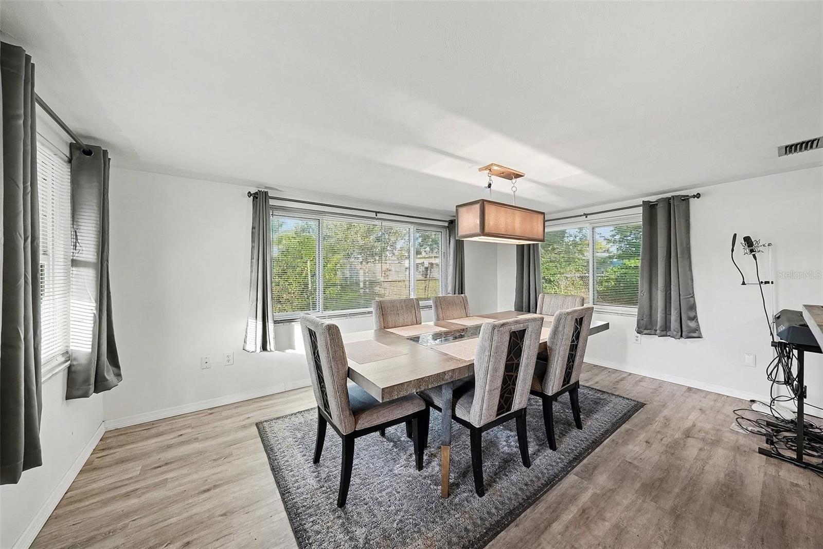 Image 5 of 16 For 5725 Thrush Drive