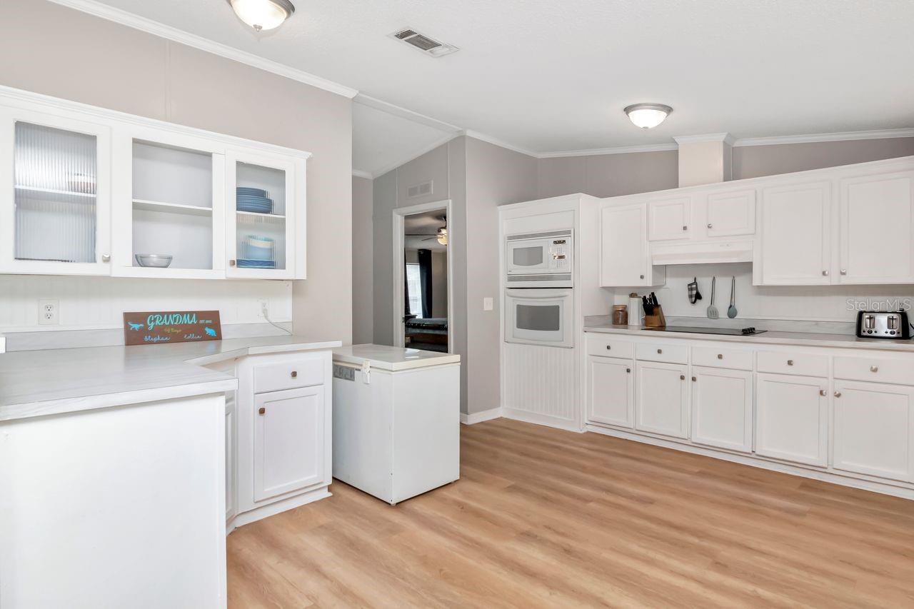 Image 14 of 38 For 10404 Hawk Court