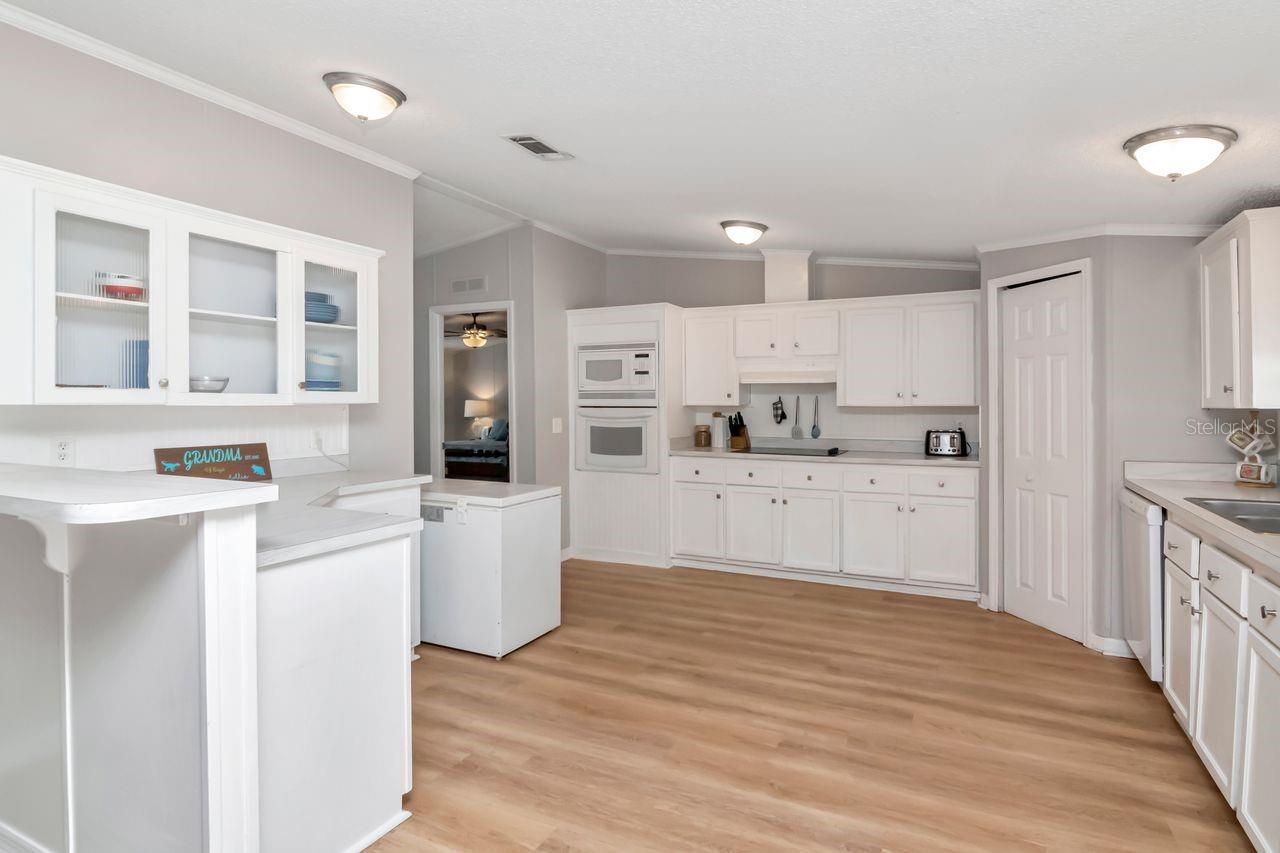 Image 15 of 38 For 10404 Hawk Court