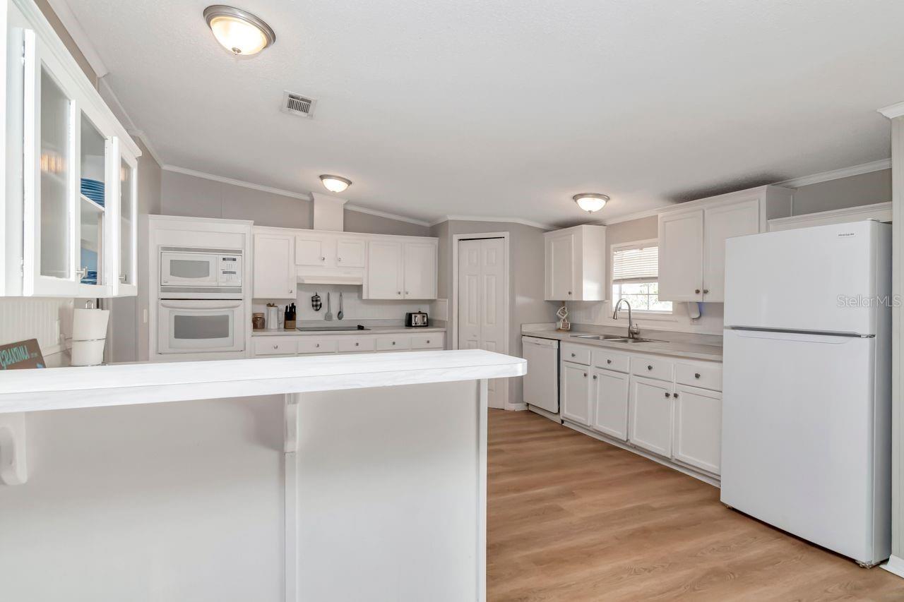 Image 16 of 38 For 10404 Hawk Court