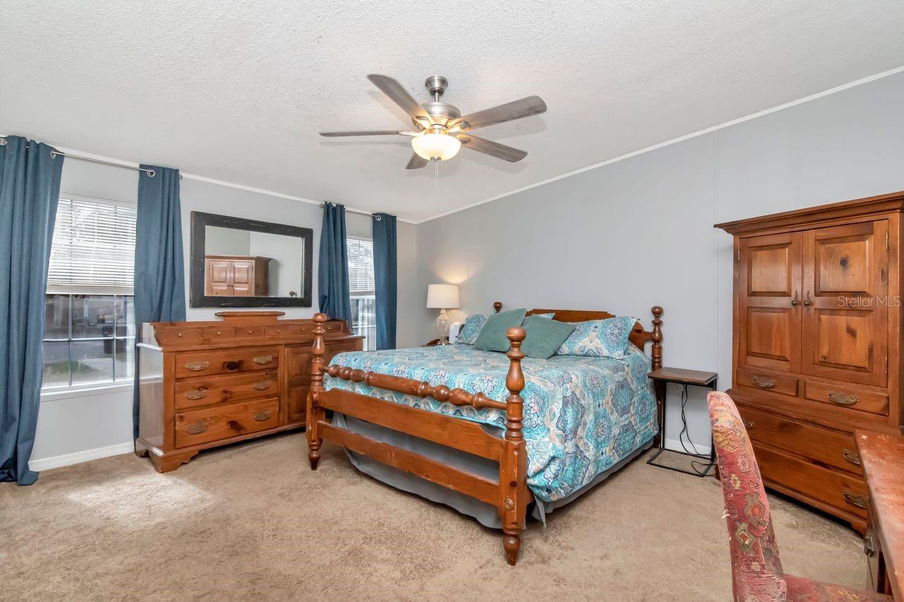 Image 17 of 38 For 10404 Hawk Court