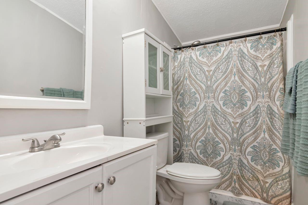 Image 26 of 38 For 10404 Hawk Court