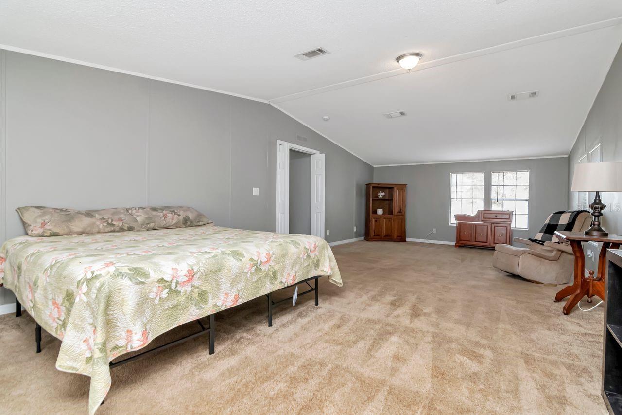 Image 28 of 38 For 10404 Hawk Court