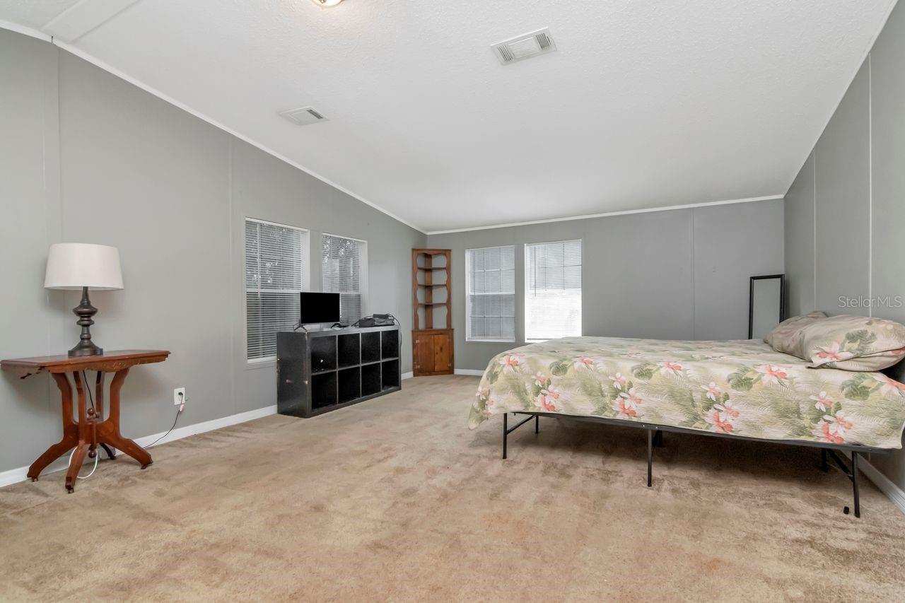 Image 29 of 38 For 10404 Hawk Court