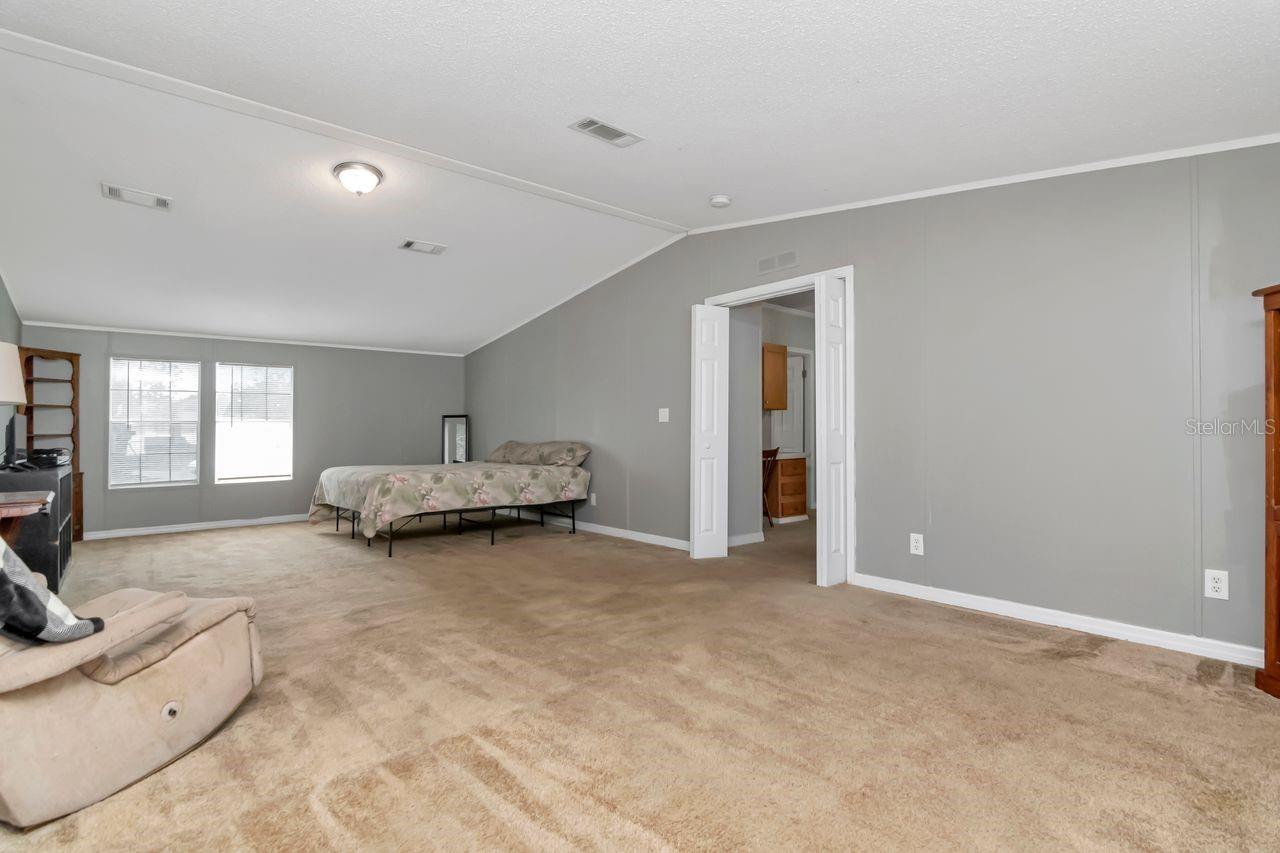 Image 31 of 38 For 10404 Hawk Court